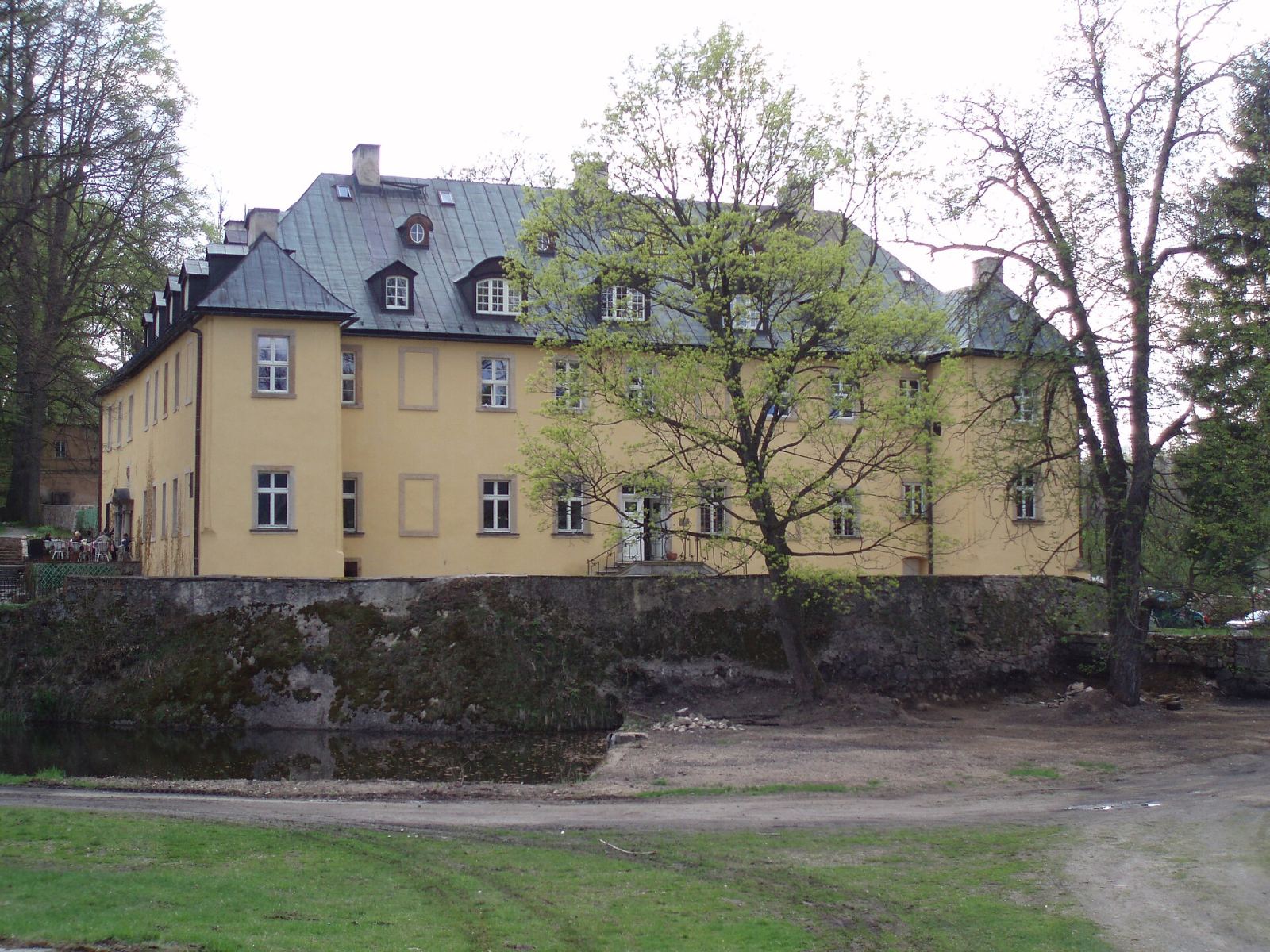 Pałac, Staniszów