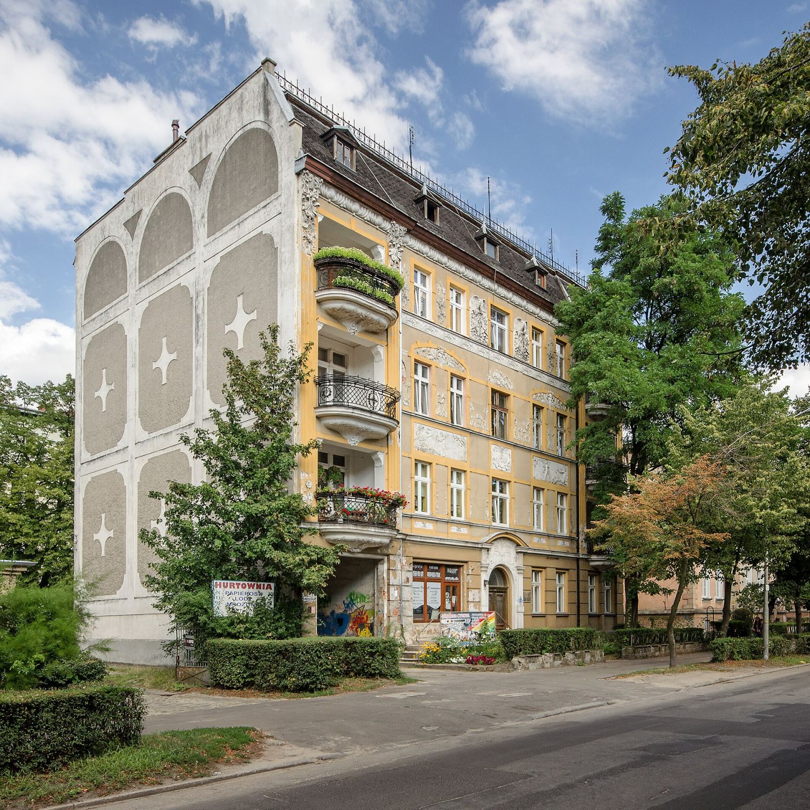 Dom, Brzeg