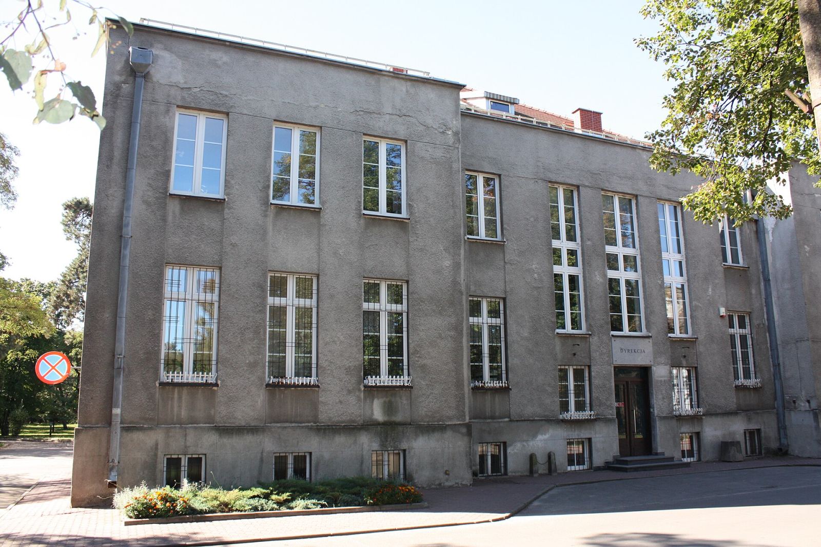 Budynek administracji, Pruszków