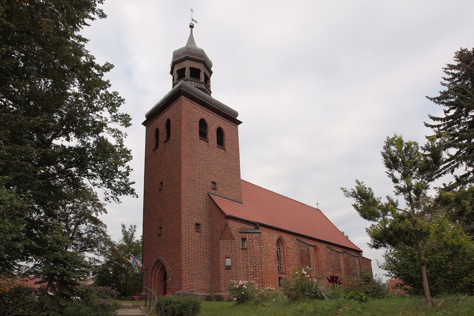 Kościół filialny pw. Narodzenia Najświętszej Marii Panny, Ostrów
