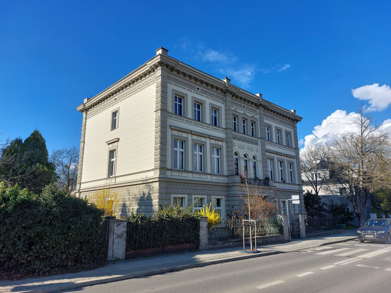 Kamienica, Opole