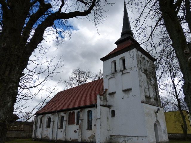 Kościół parafialny pw. Matki Boskiej Częstochowskiej, Lipie