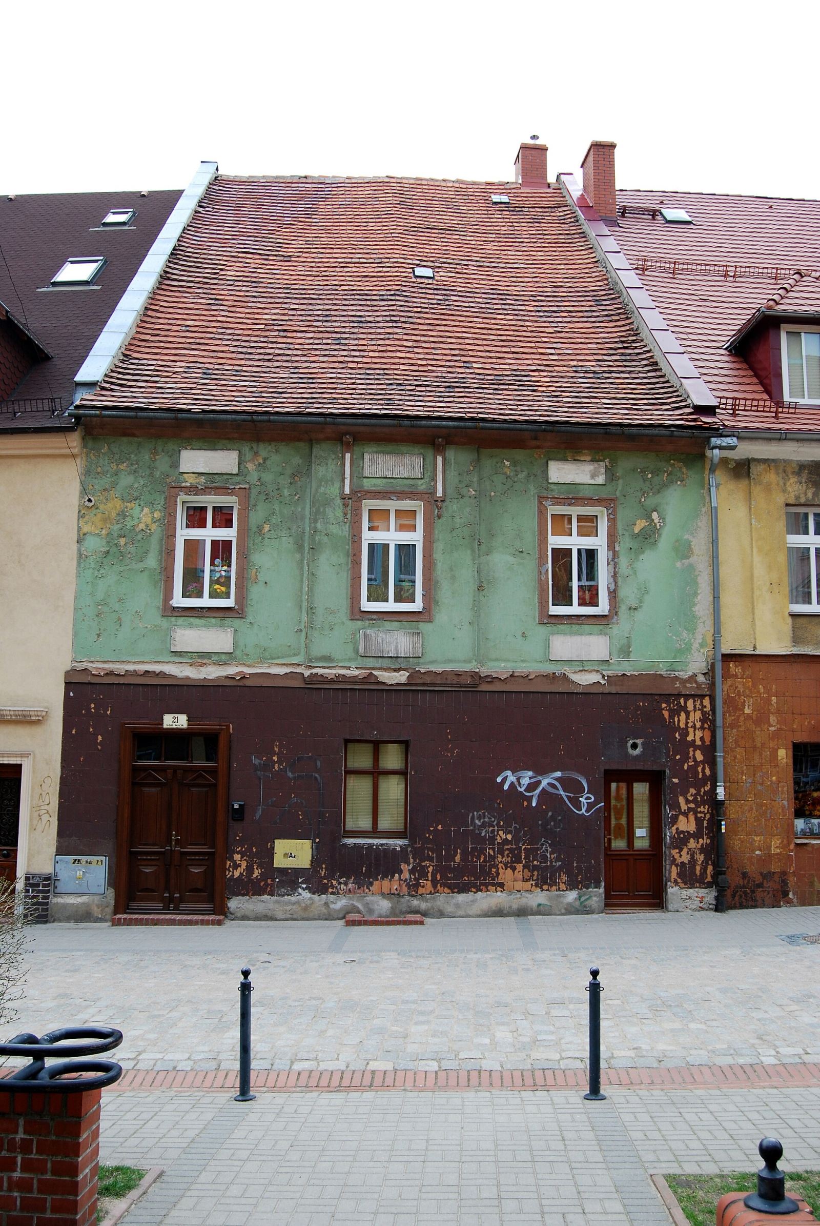 Dom, Kowary