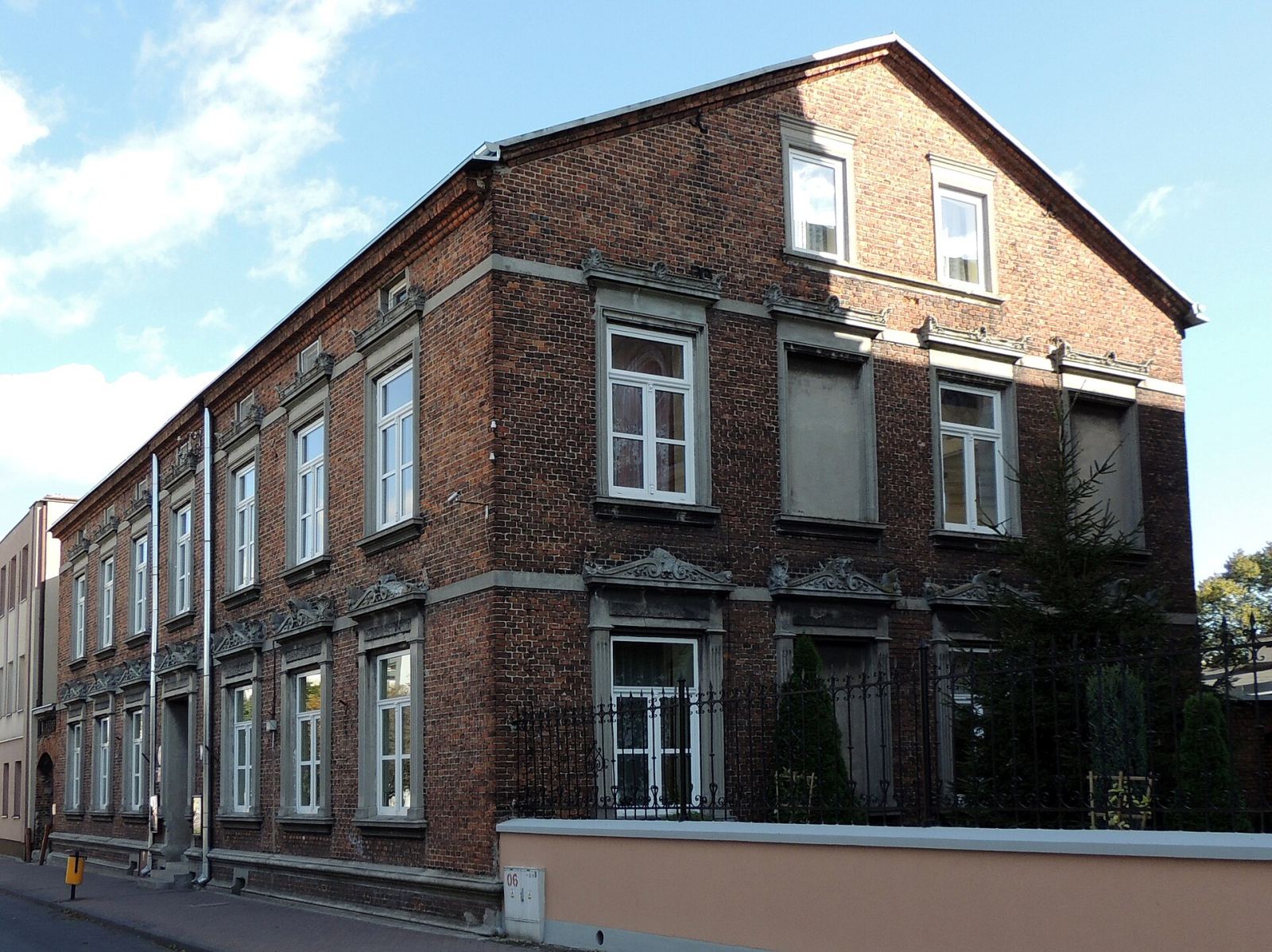D. plebania parafii ewangelicko-augsburskiej, ob. szkoła muzyczna, Zduńska Wola