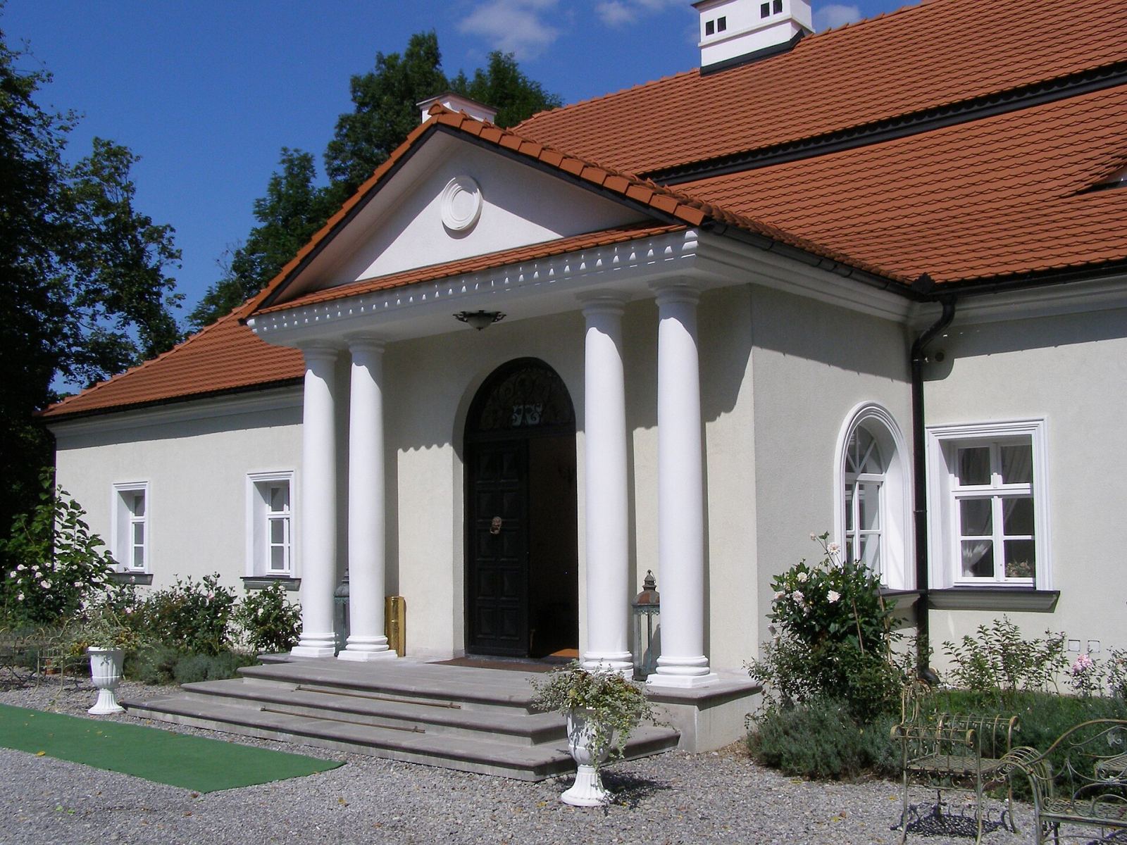 Dwór, Bistuszowa