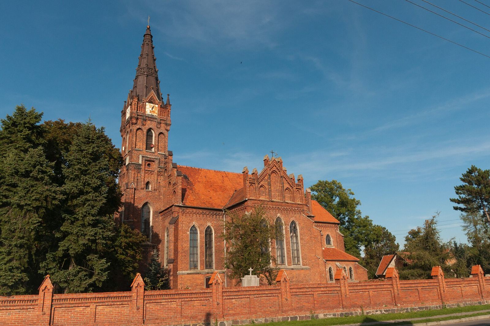 Kościół parafialny pw. Wniebowzięcia Najświętszej Marii Panny, Mokronos