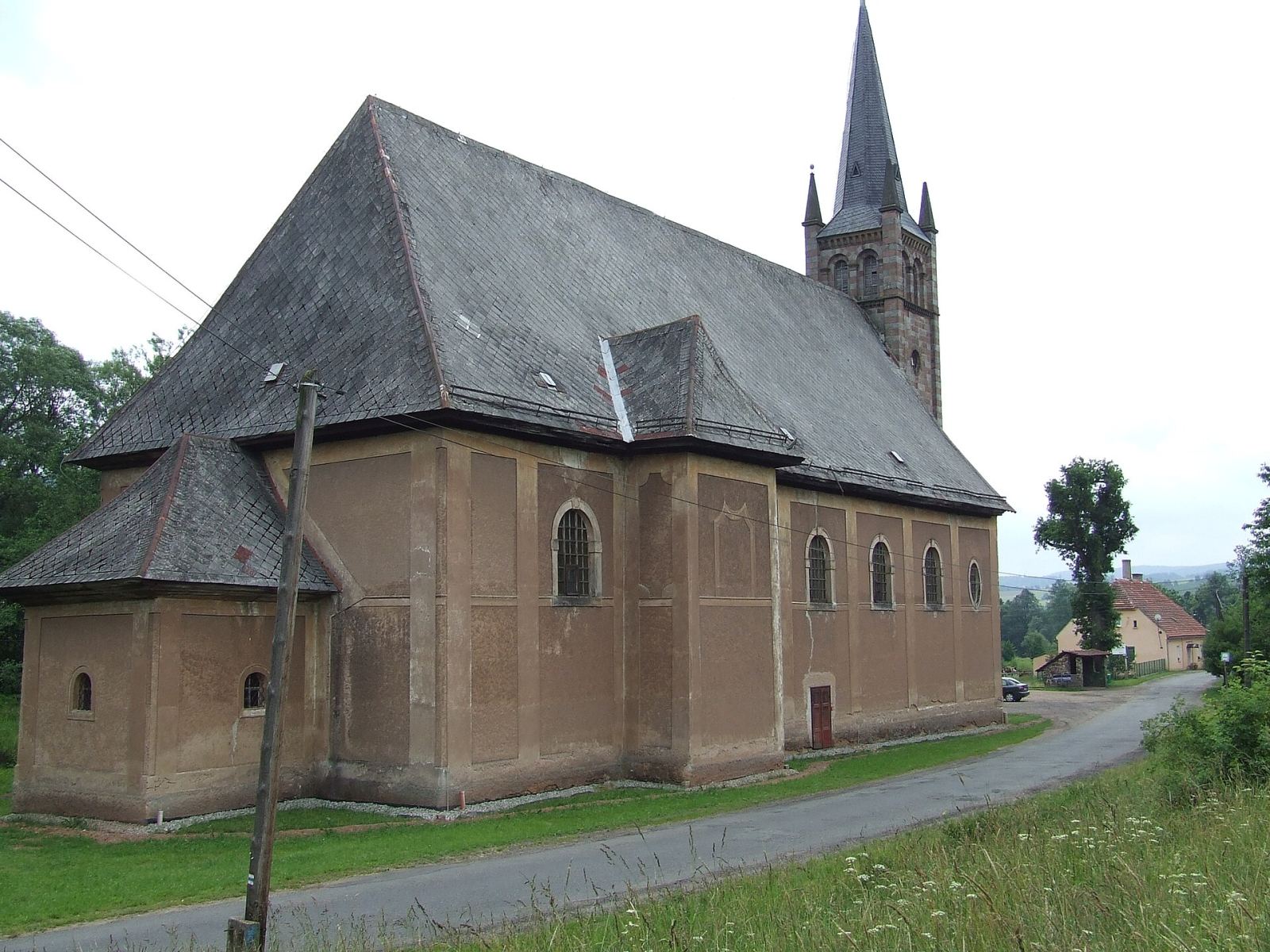 Kościół parafialny pw. Narodzenia Najświętszej Marii Panny, Okrzeszyn