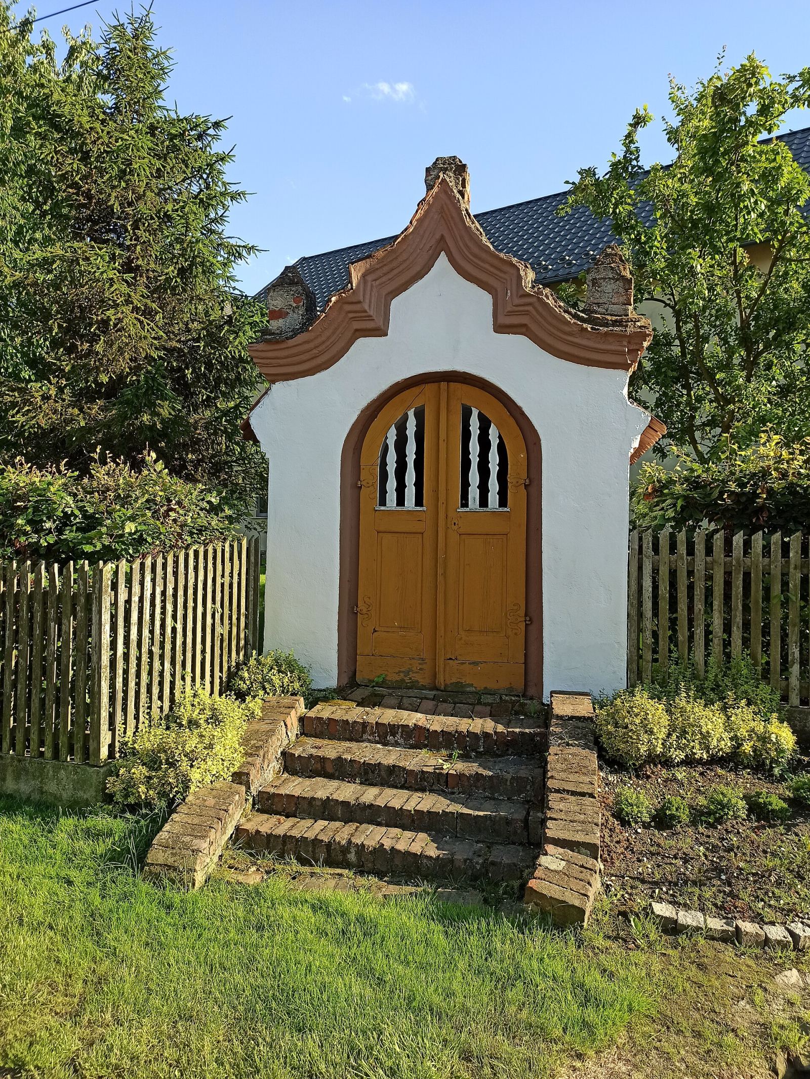 Kapliczka I, Lubrza