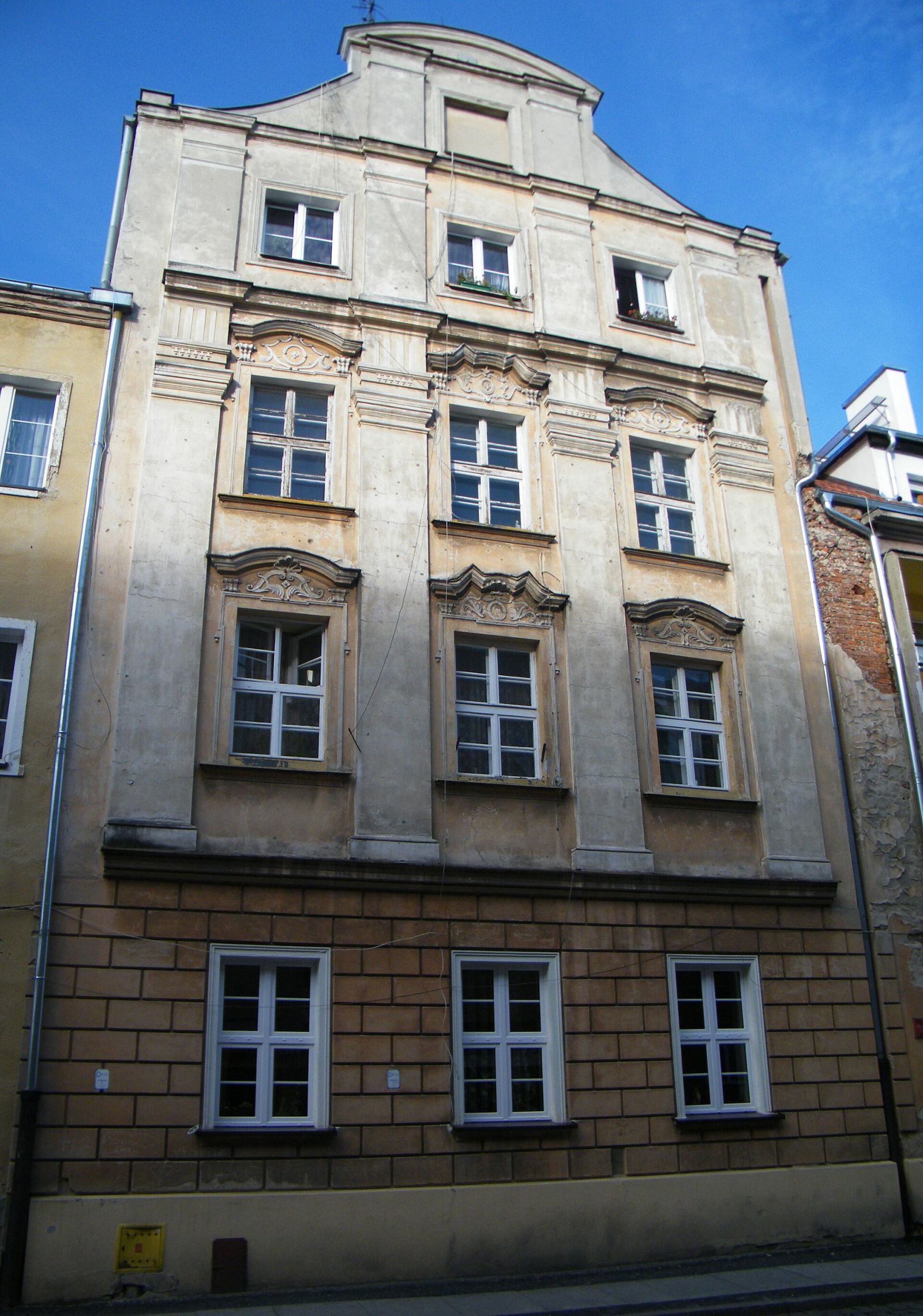Dom, Brzeg