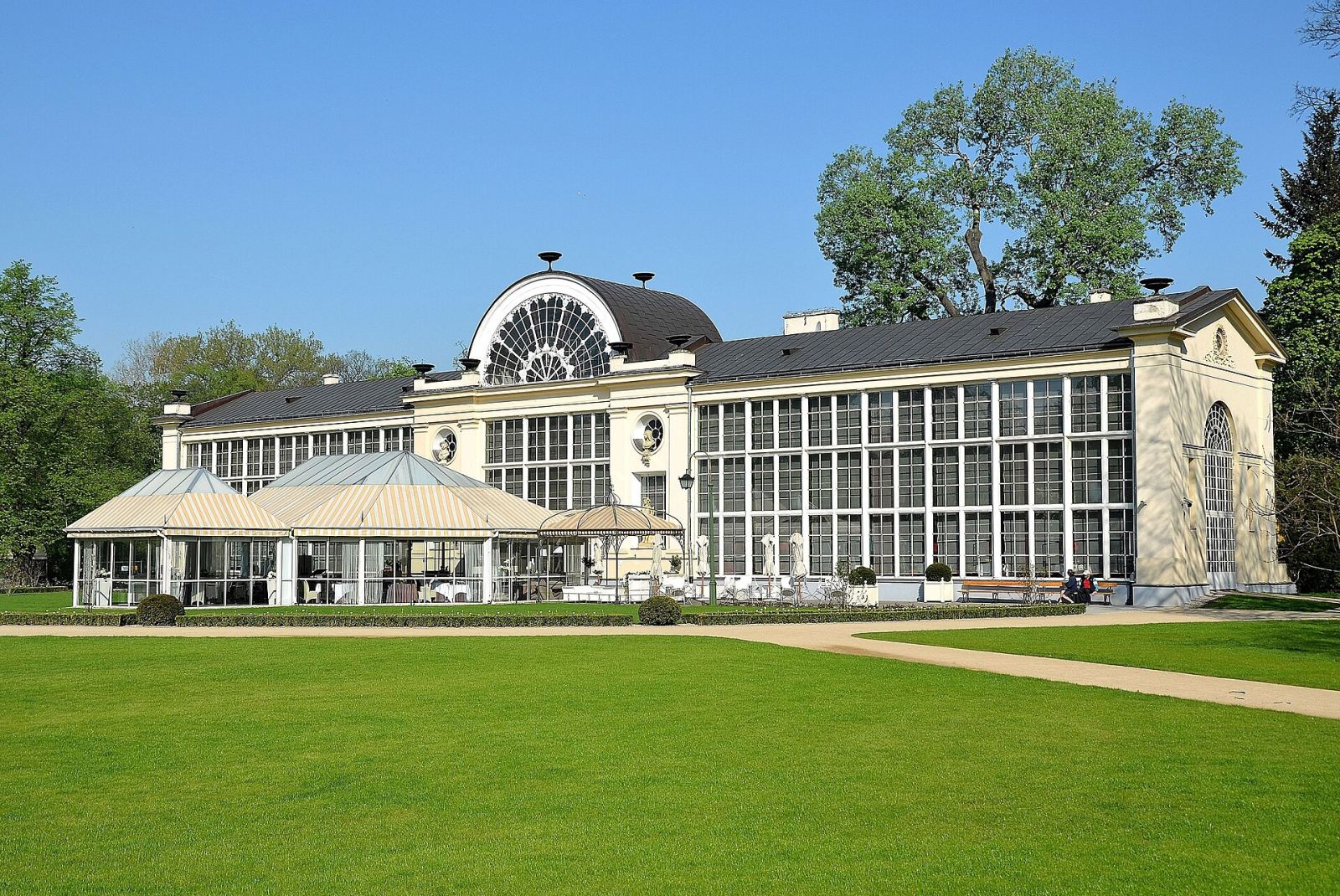 Palmiarnia, ob. tzw. Nowa Pomarańczarnia, Warszawa