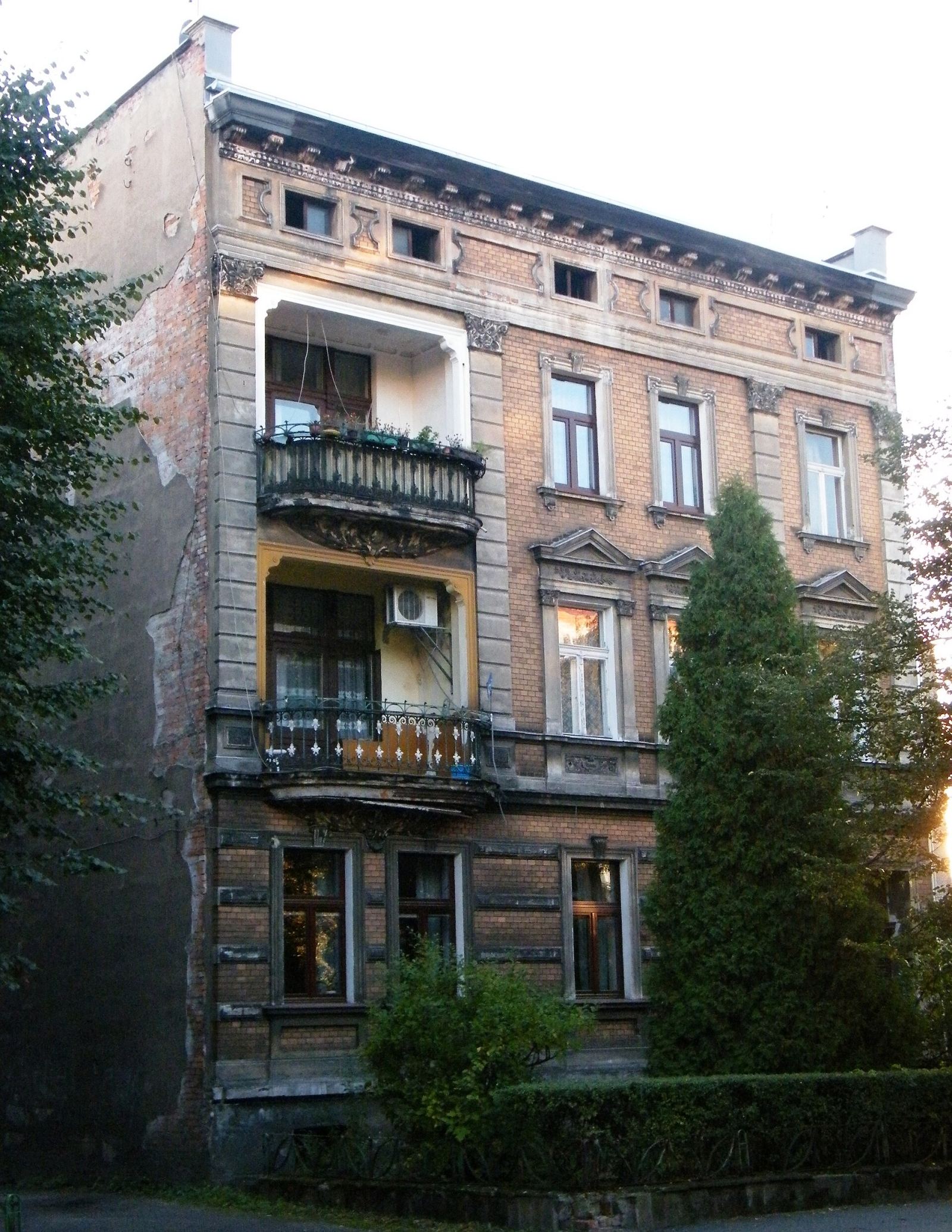 Dom, Brzeg