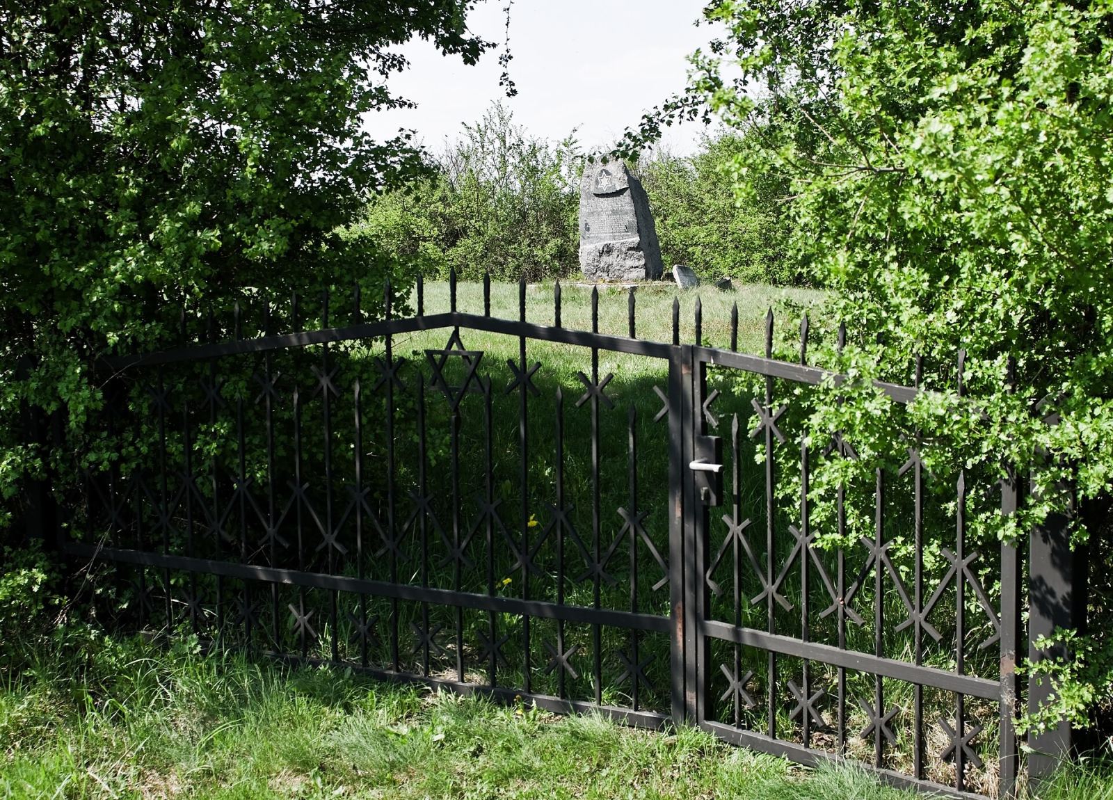 Cmentarz żydowski, Bobrowniki