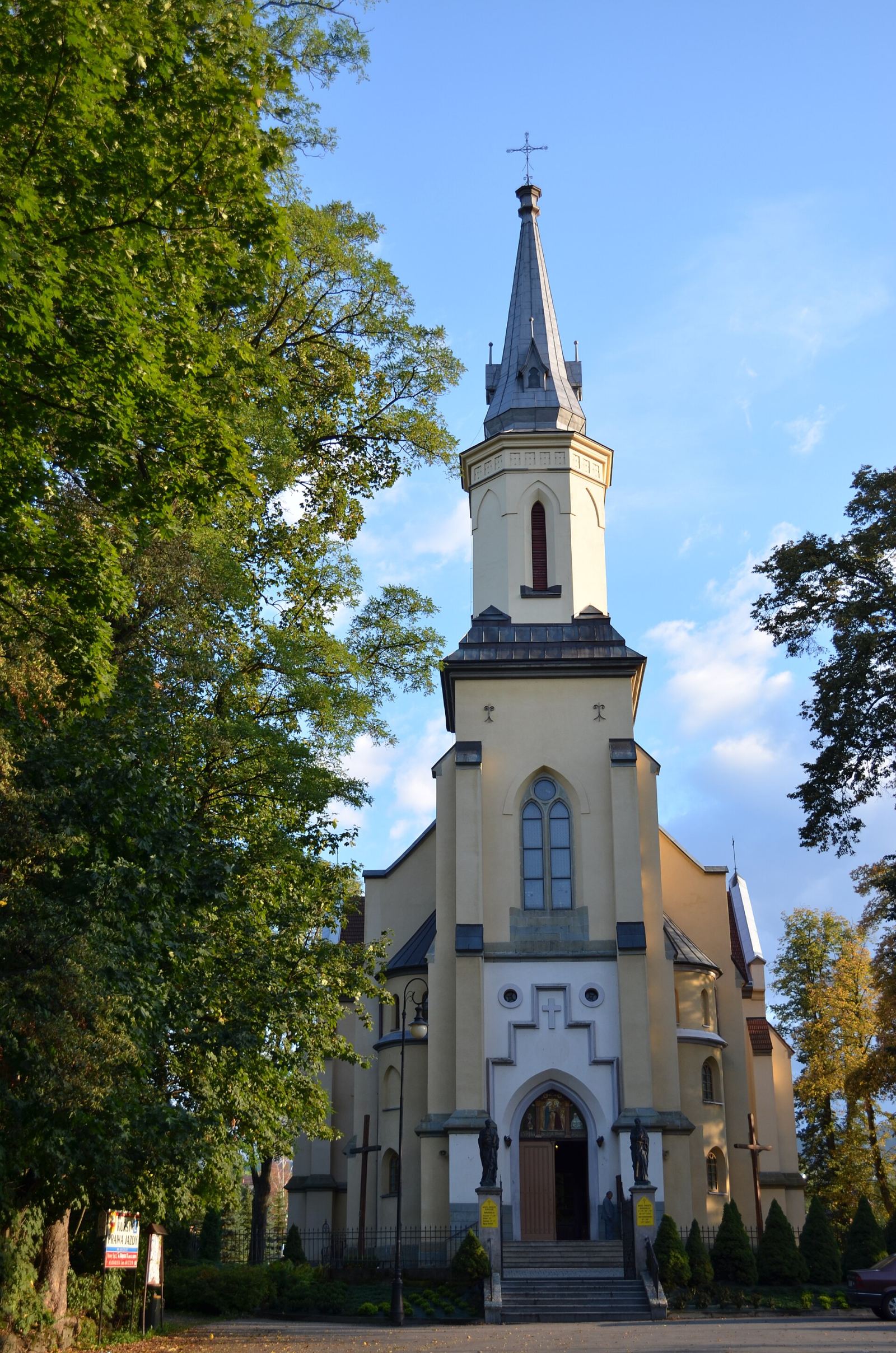Kościół parafialny pw. Nawiedzenia Najświętszej Marii Panny, Nawojowa