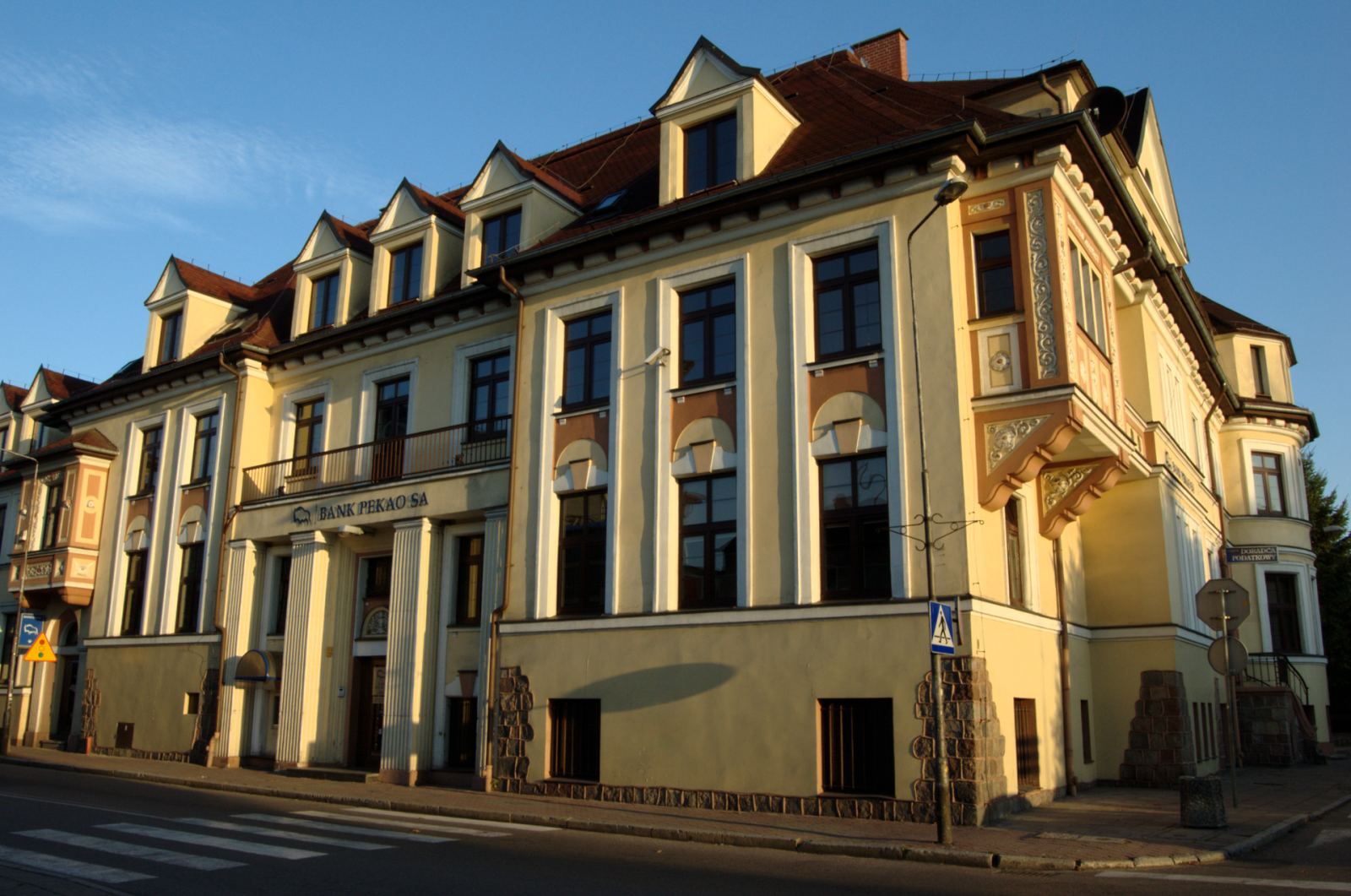 Powiatowa Kasa Oszczędności i Bank Powiatowy, ob. Pomorski Bank Kredytowy, Wałcz