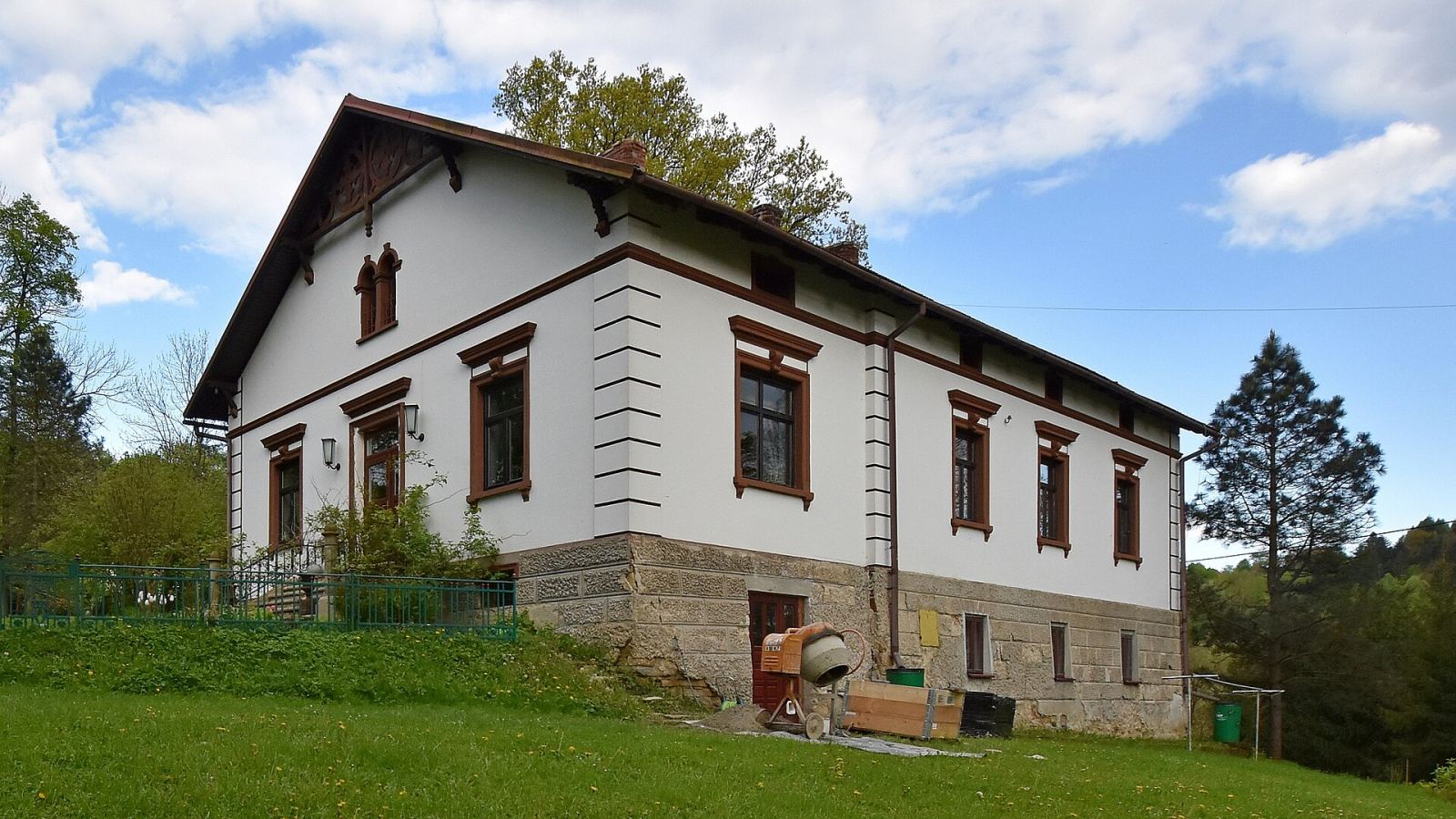 Zespół dworsko-parkowo-folwarczny, Rzepiennik Biskupi