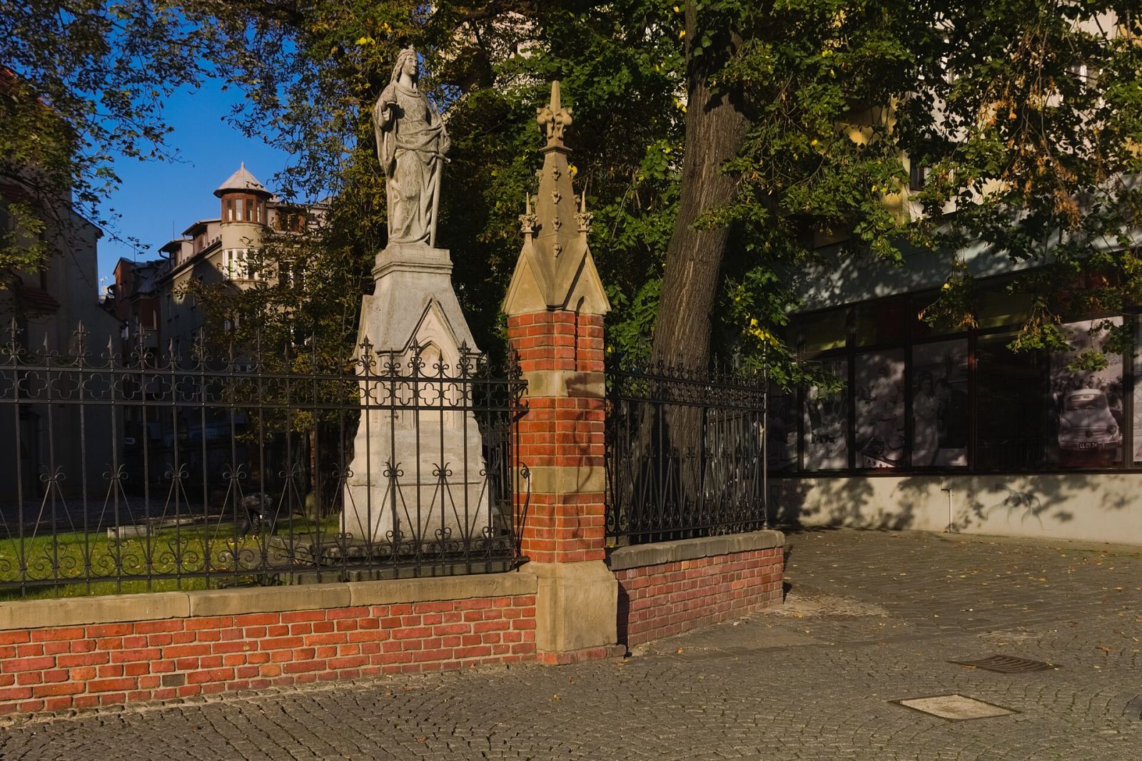 Ogrodzenie z bramami, Bytom