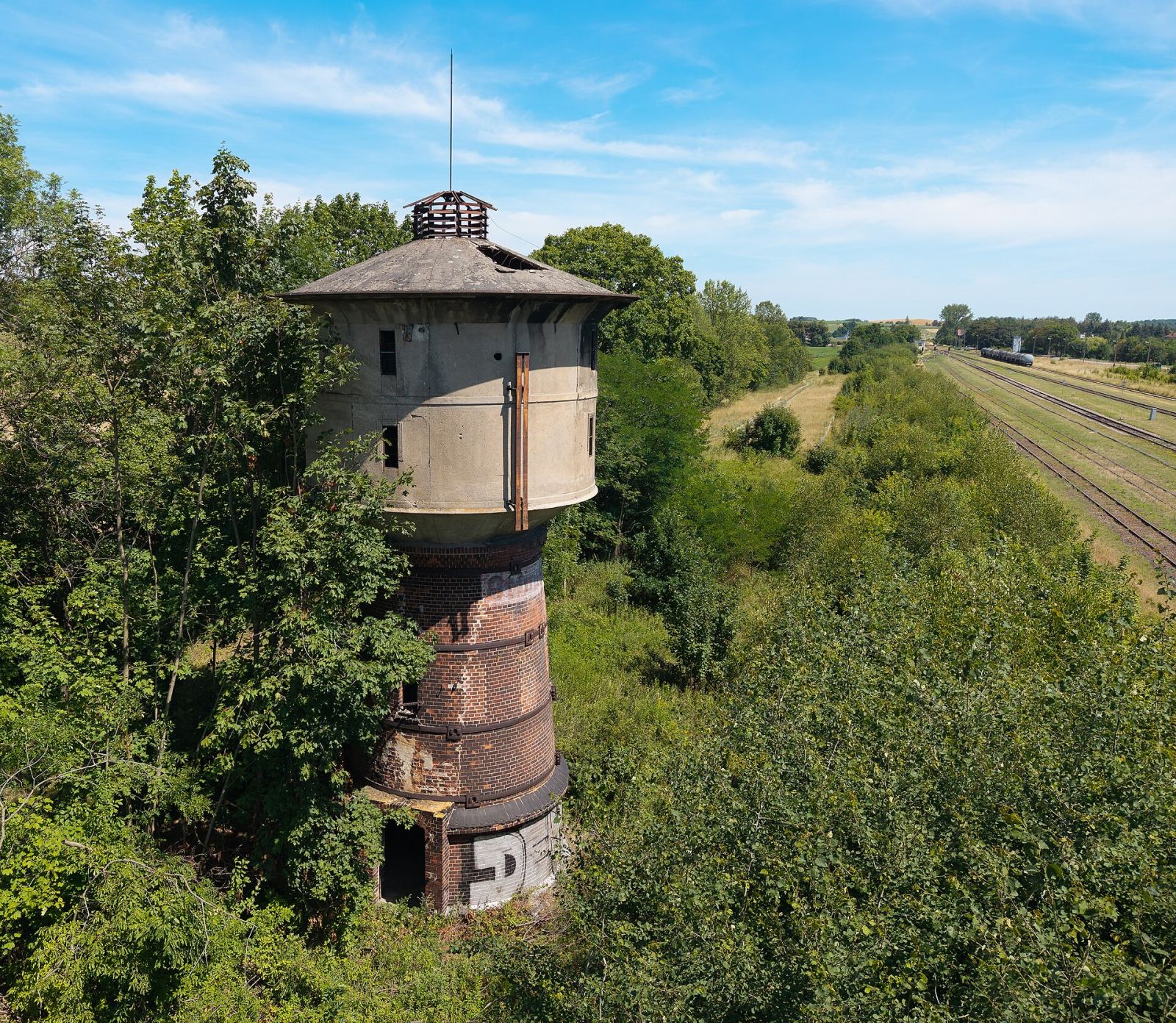 Kolejowa wieża wodna, Otmuchów