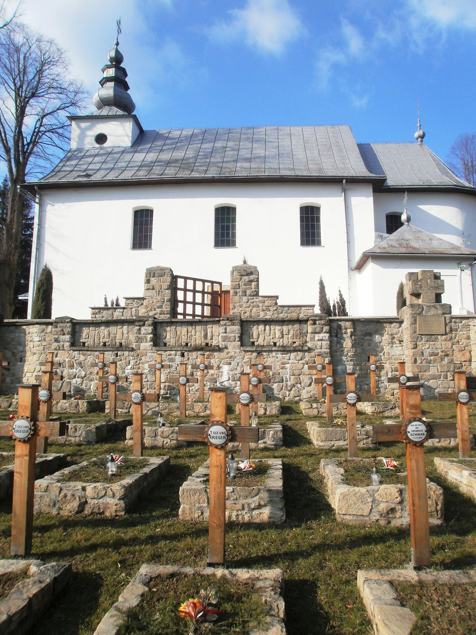 Cerkiew greckokatolicka pw. św. Dymitra, ob. kościół rzymskokatolicki pw. Podniesienia Krzyża, Desznica