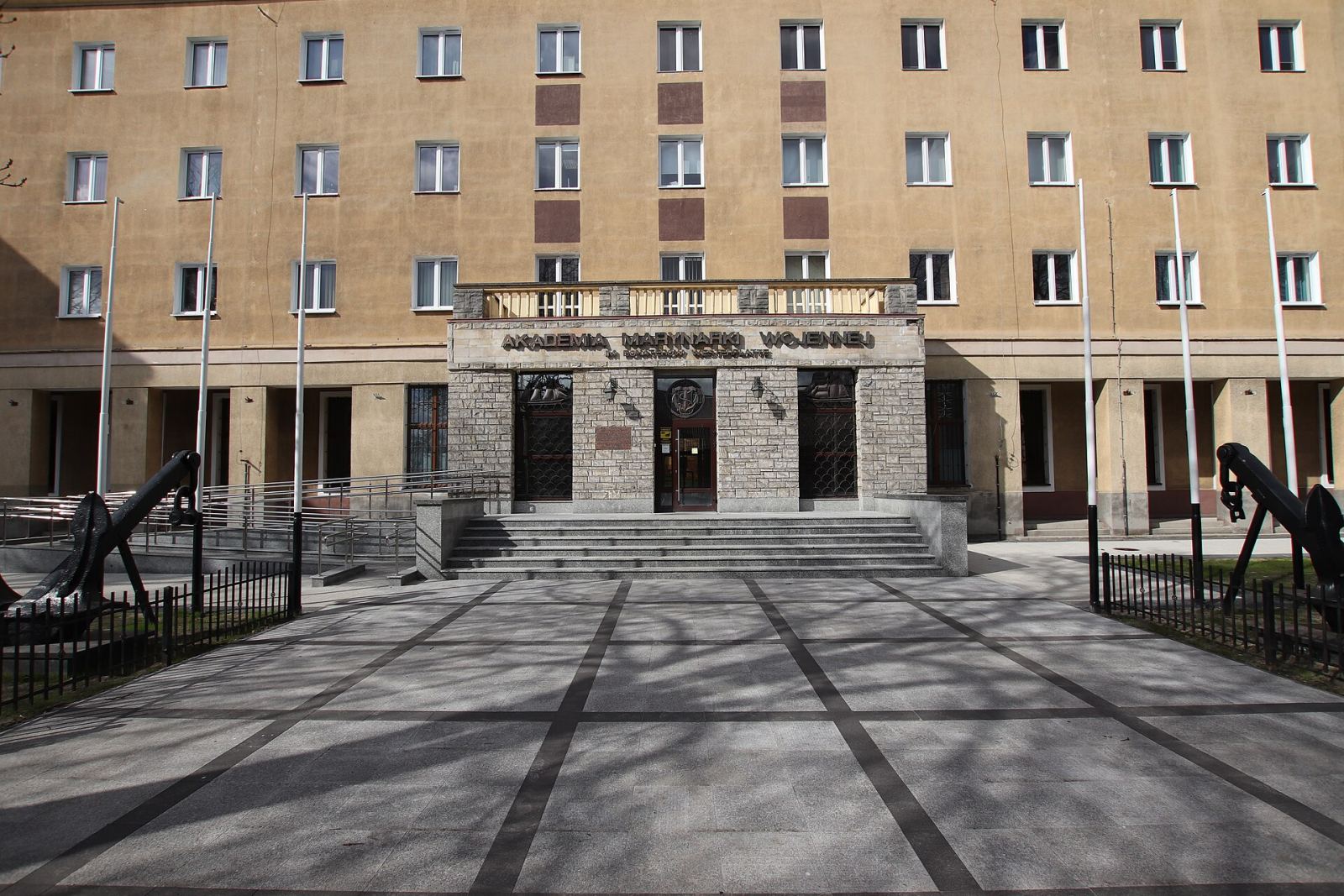 Budynek koszarowo-administracyjny Oficerskiej Szkoły Marynarki Wojennej, Gdynia