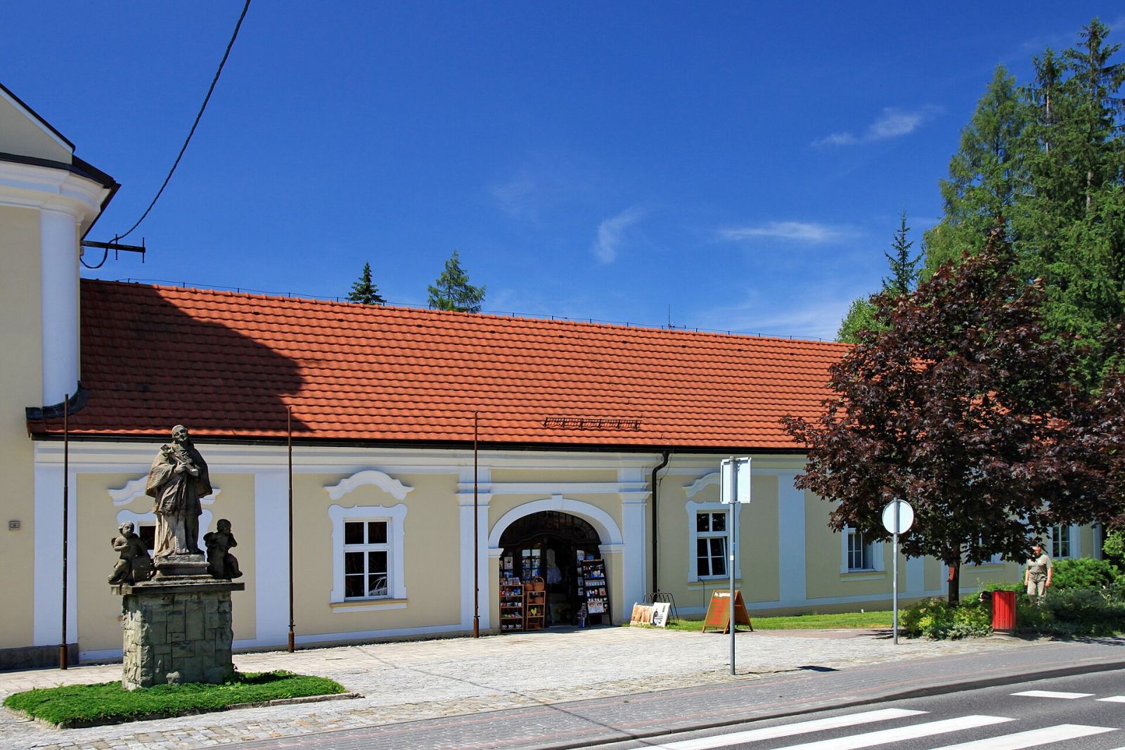 Sierociniec, ob. plebania, Ustroń