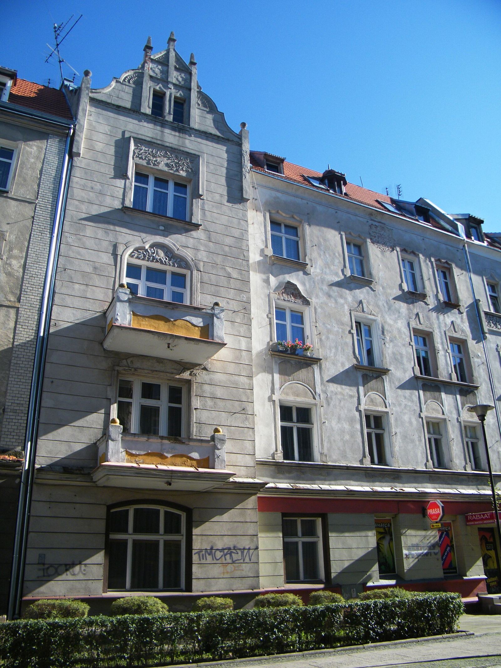 Dom, Brzeg