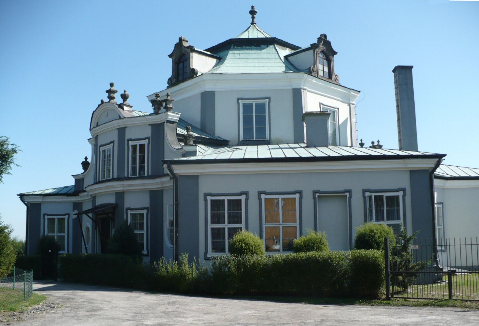 Pałac, Grabki Duże