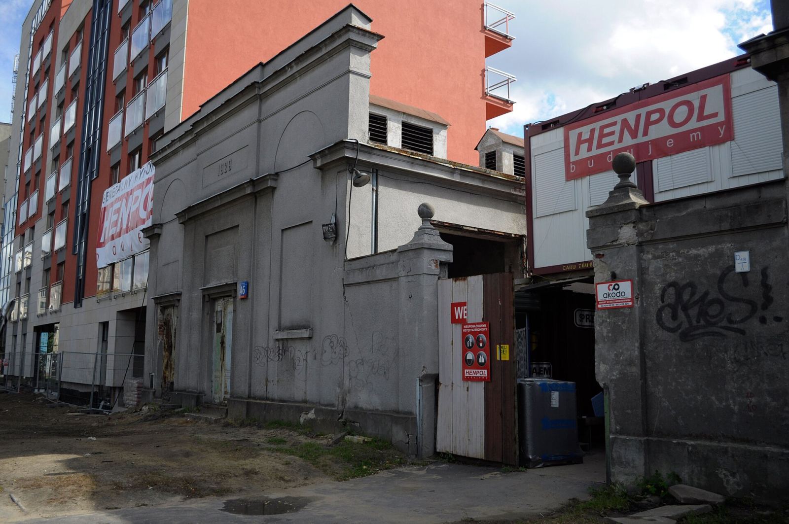 Elewacja frontowa, Warszawa