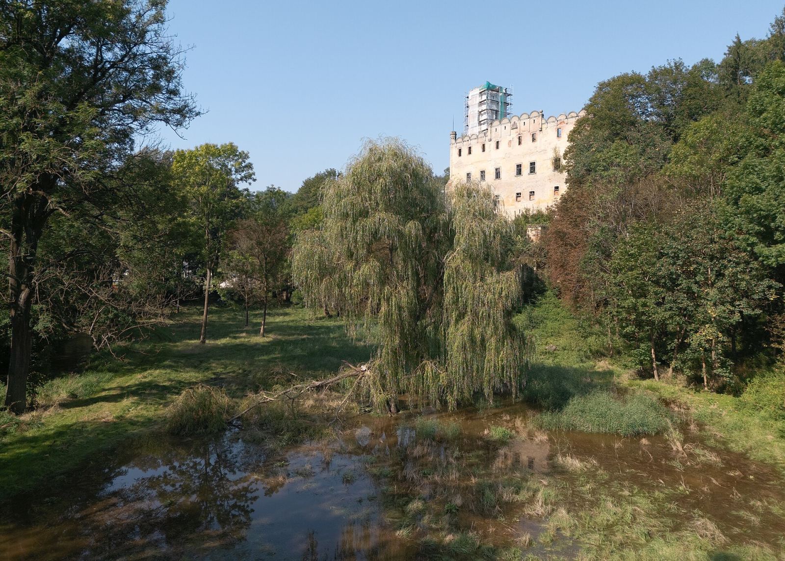 Zamek, Ratno Dolne