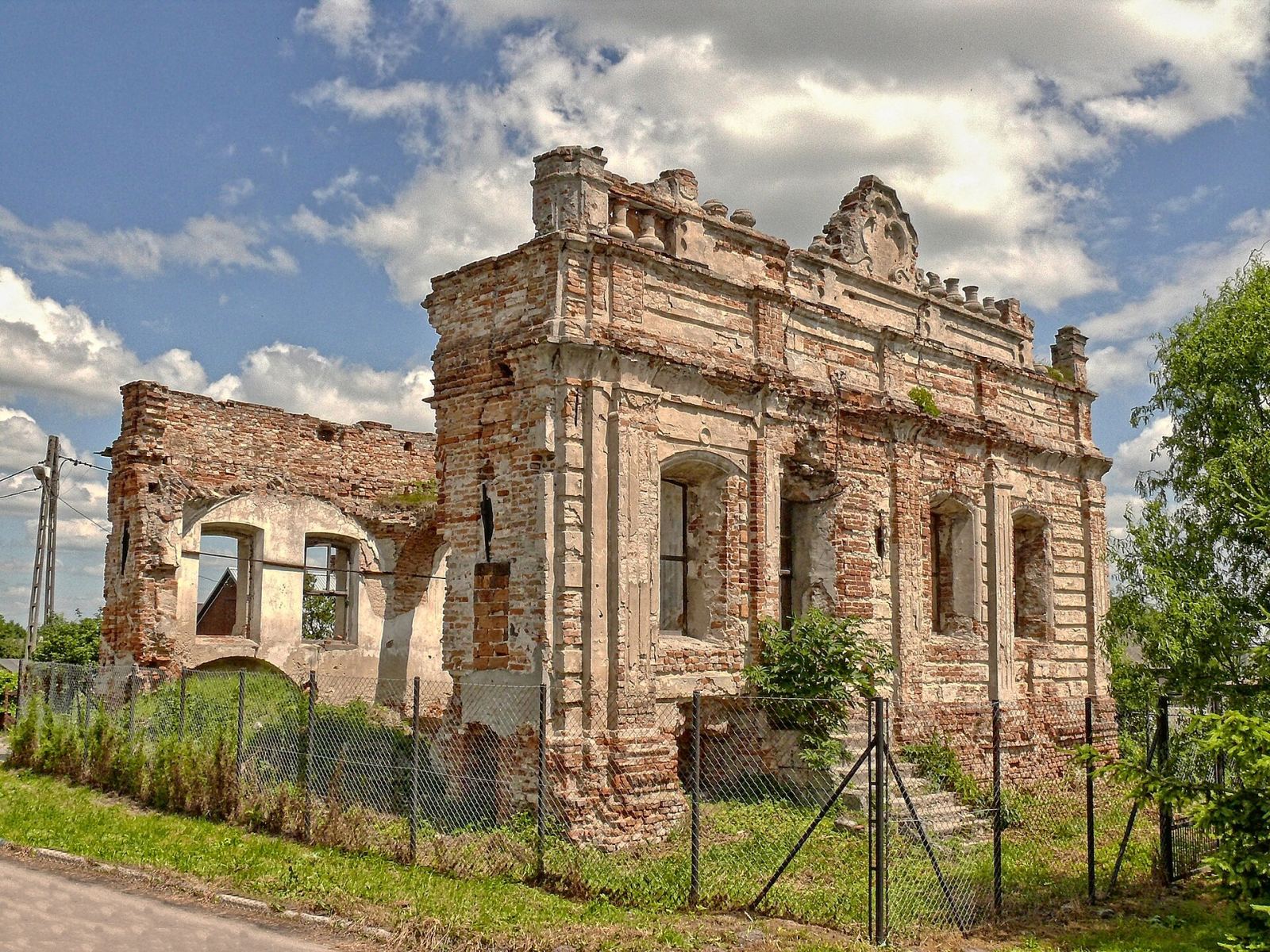 D. arsenał zamkowy, ob. synagoga, Łaszczów