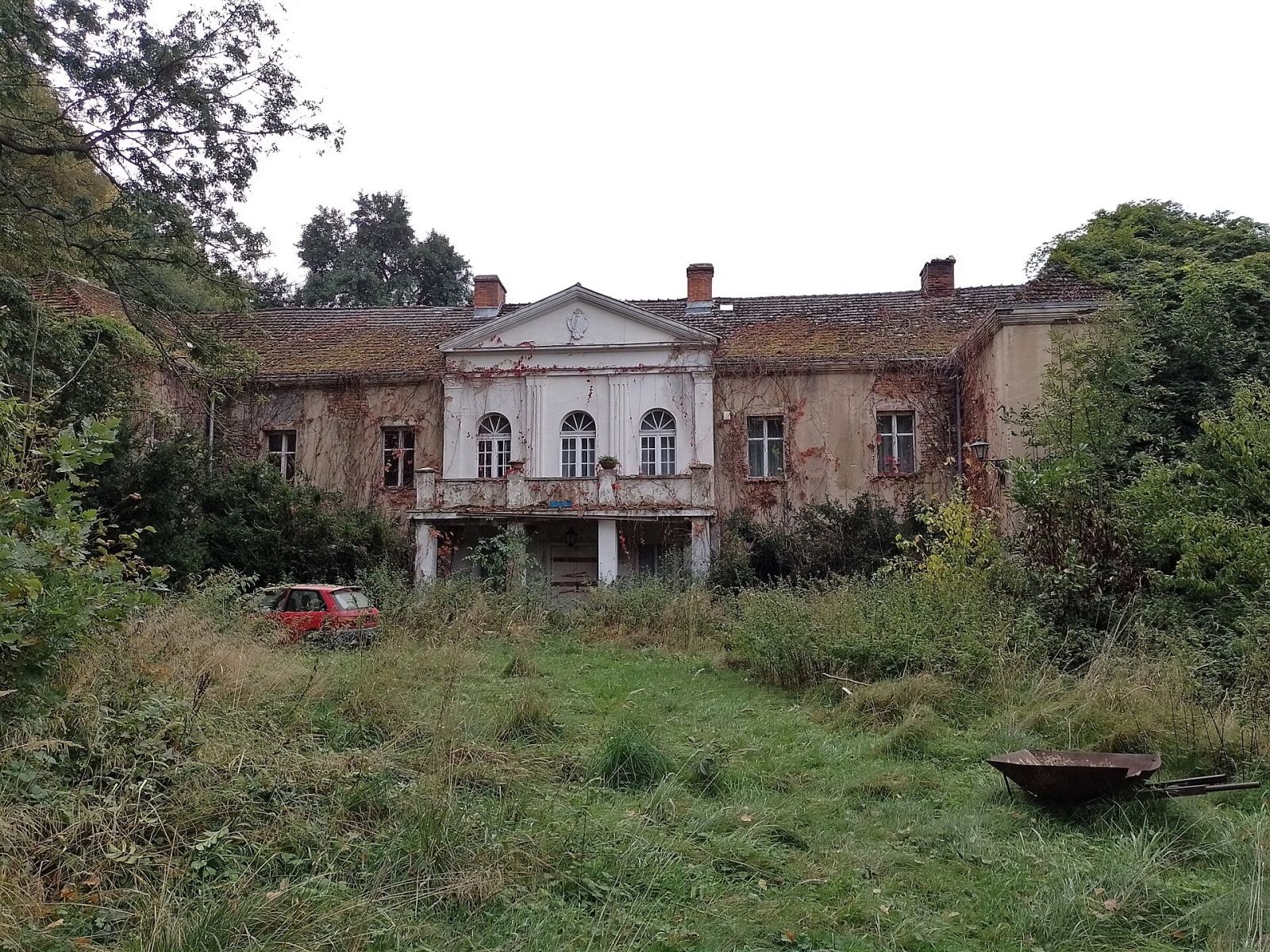 Dwór, Pielgrzymów