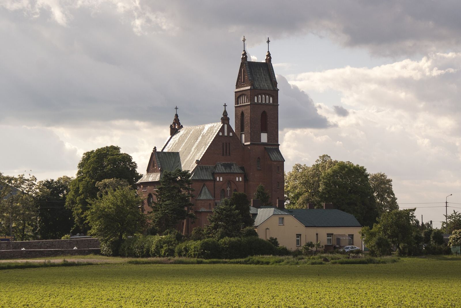 Kościół parafialny pw. Świętej Trójcy, Strzelce