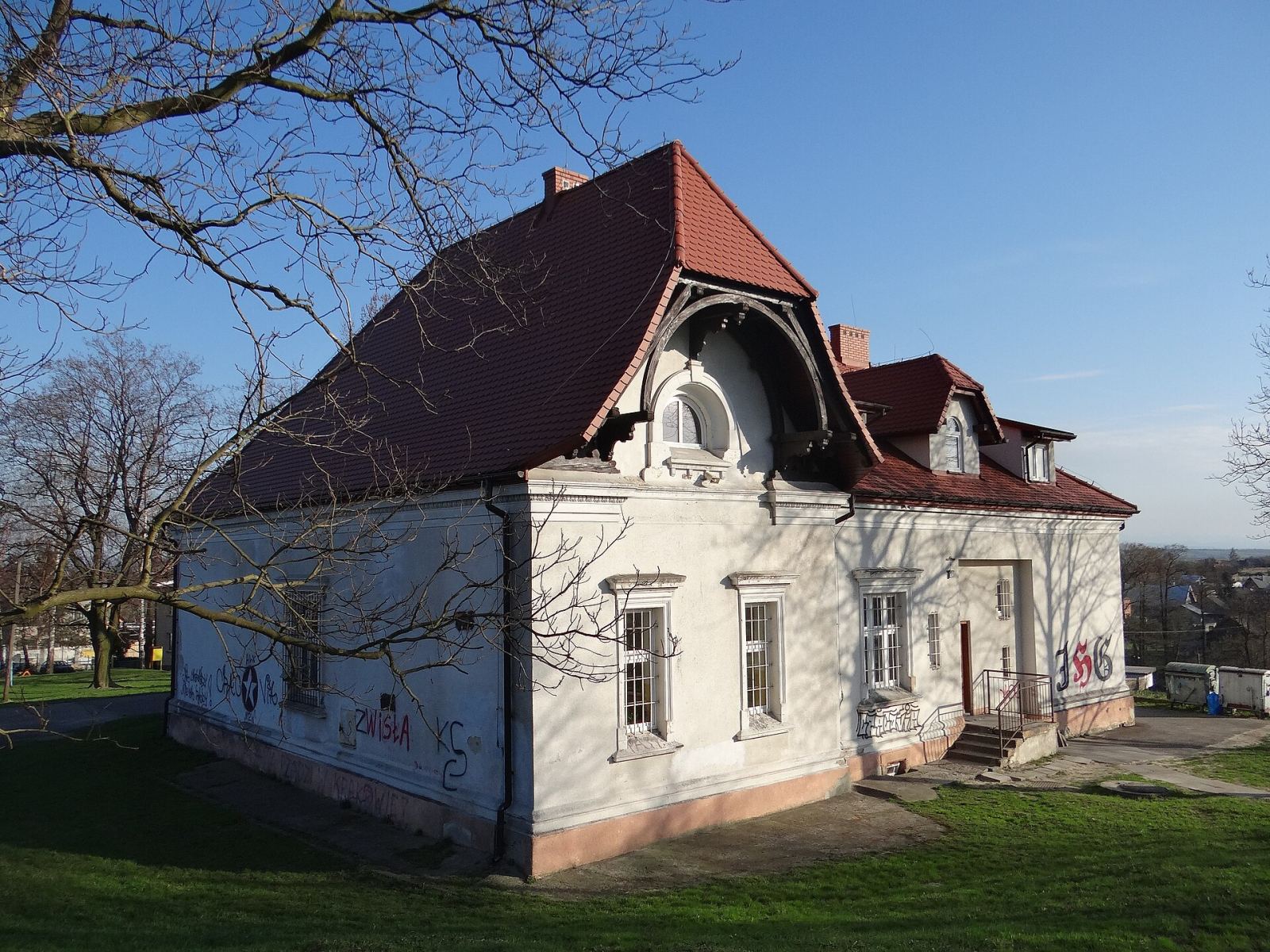 Dwór, ob. szkoła podstawowa, Morawica