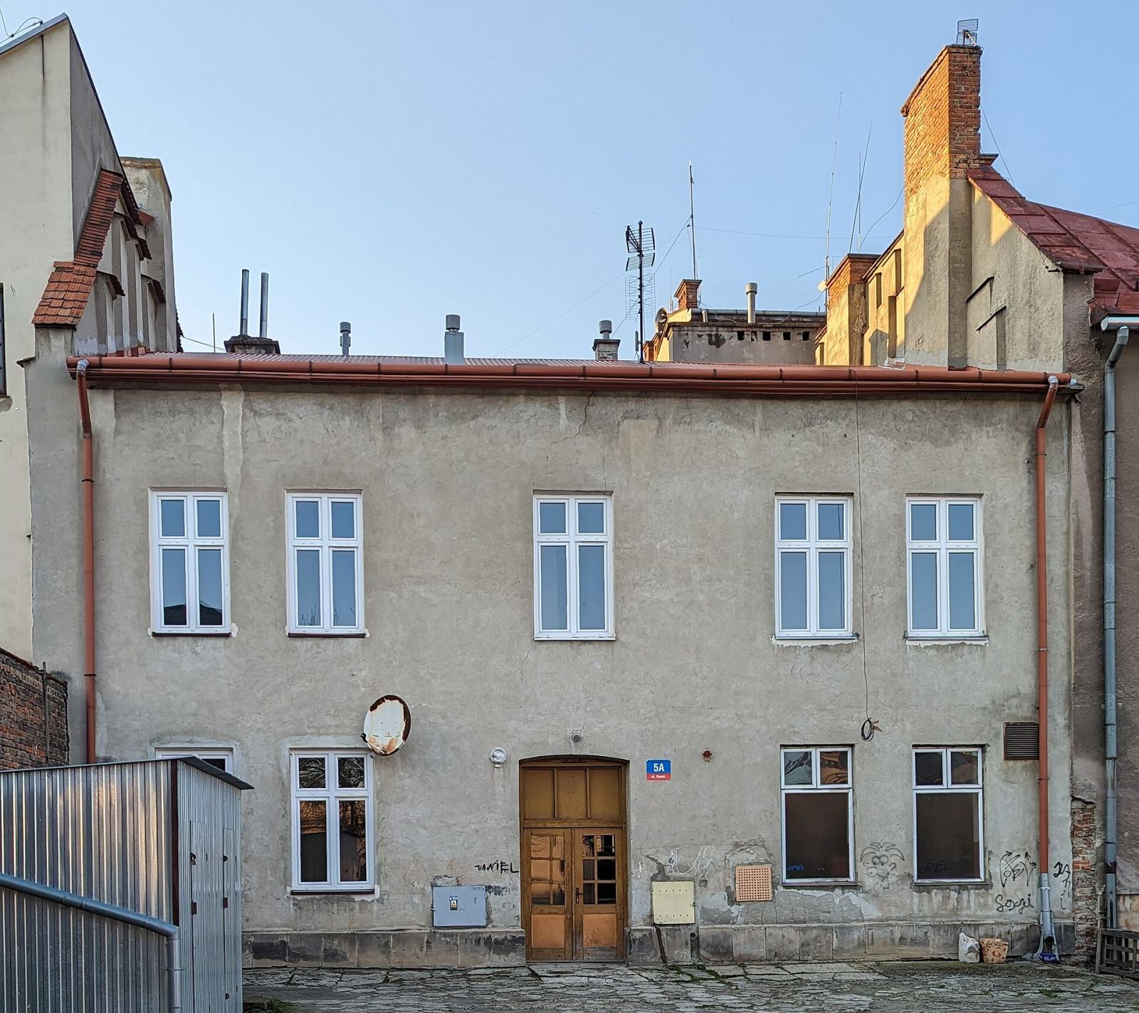 Oficyna, Jarosław