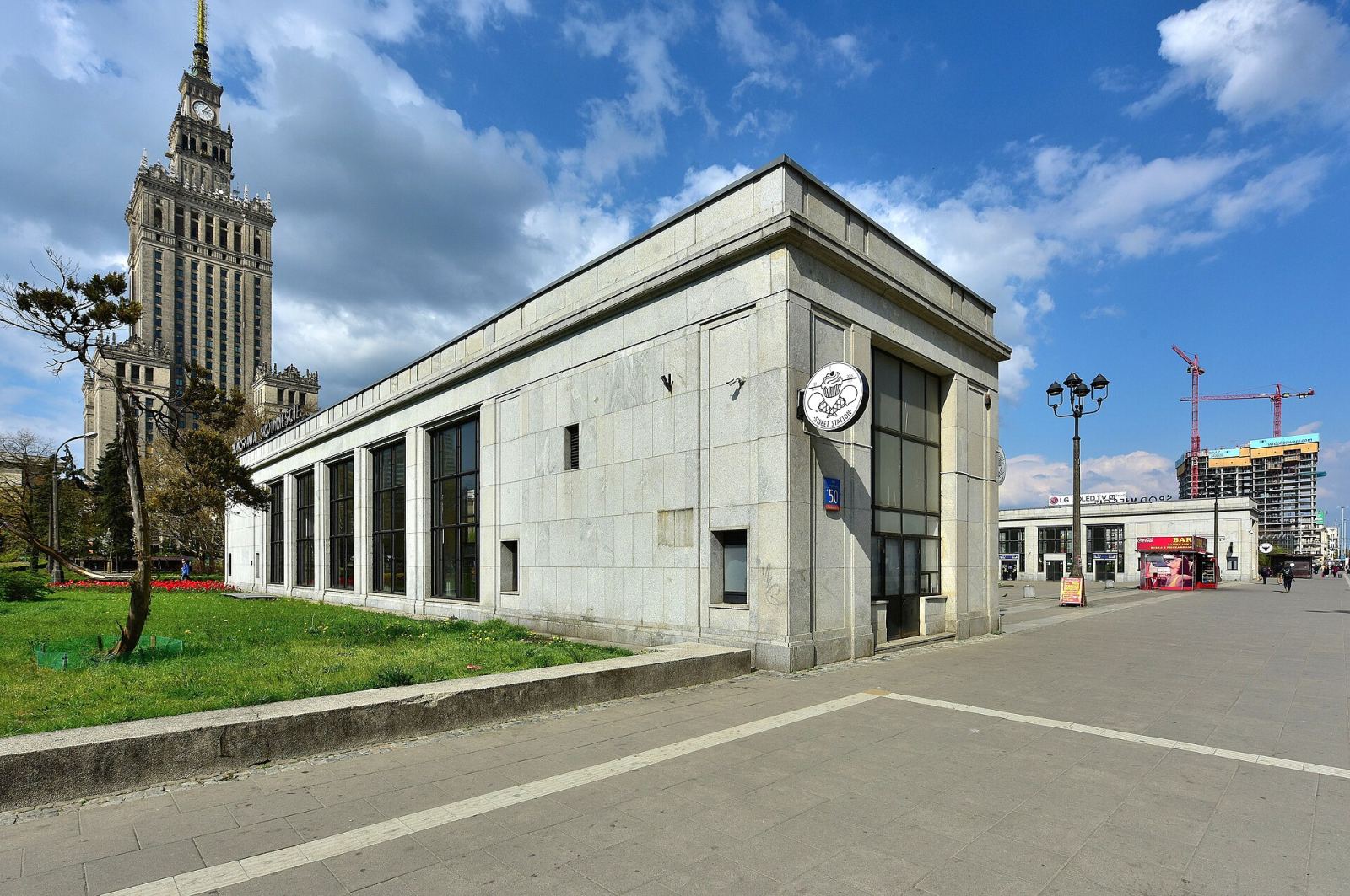 Hala peronowa, Warszawa