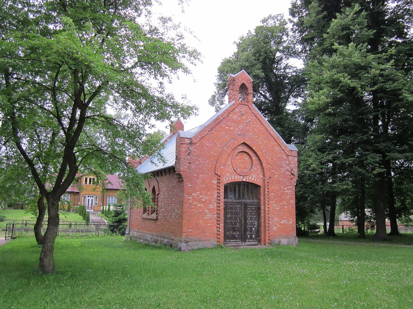Kaplica, Dąbrowa Wielka