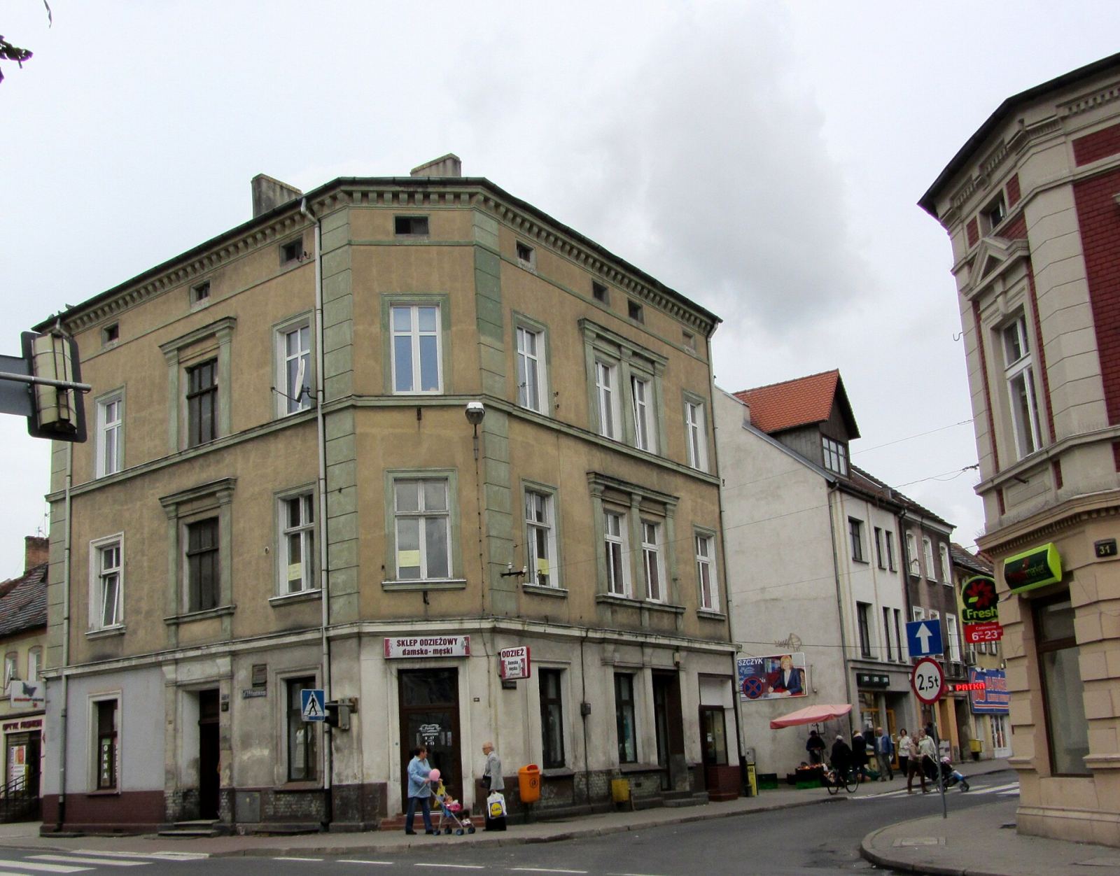 Dom, Świebodzin