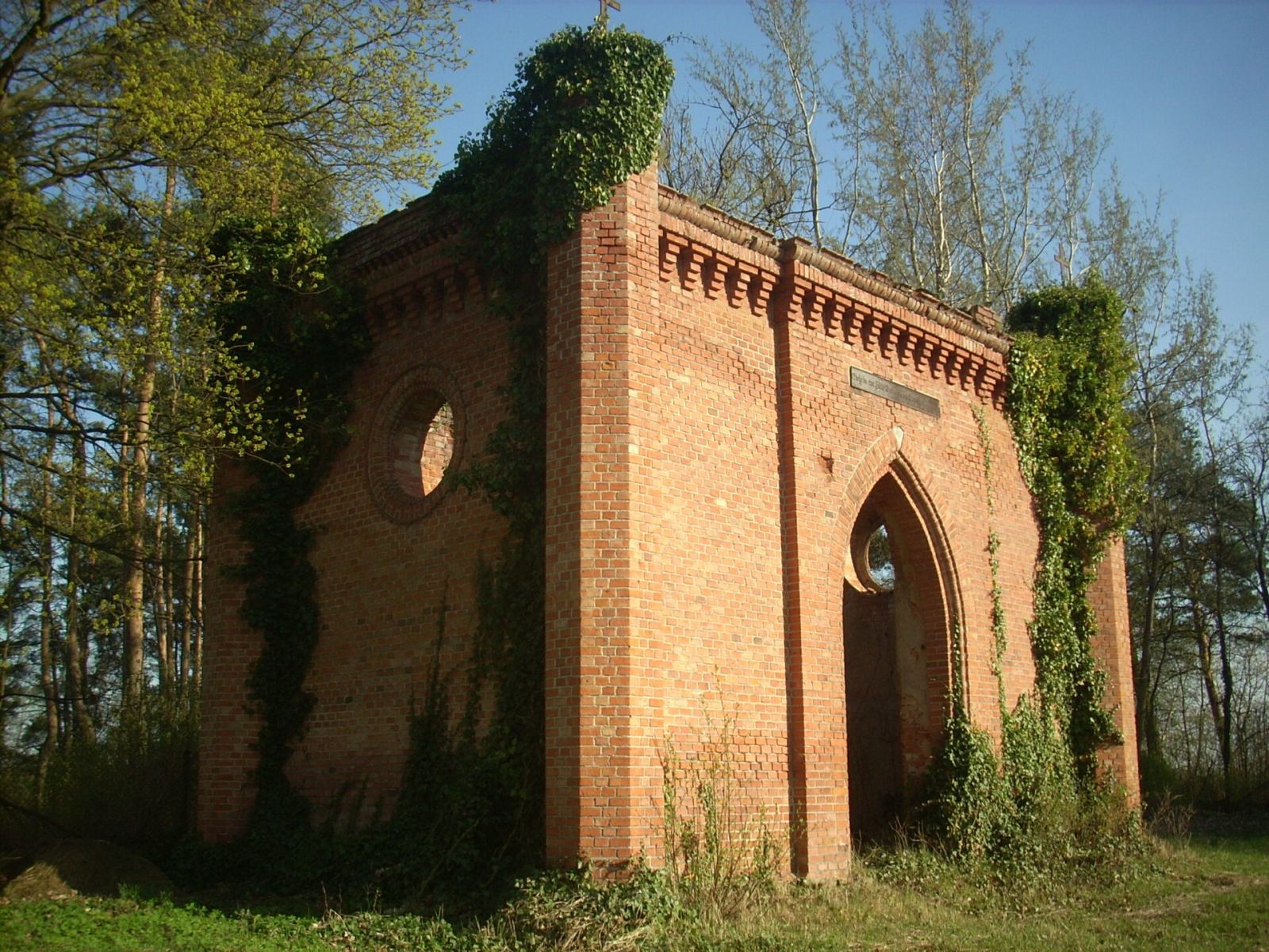 Kaplica cmentarna, Pomień