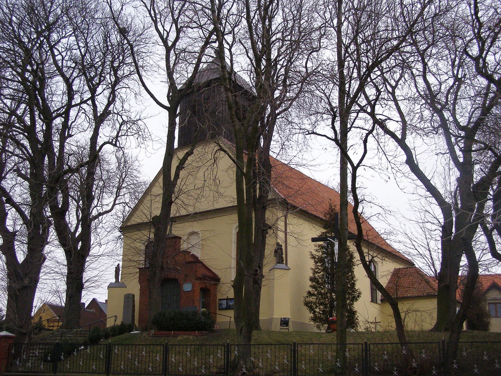 Kościół filialny pw. św. Wawrzyńca, Różyny