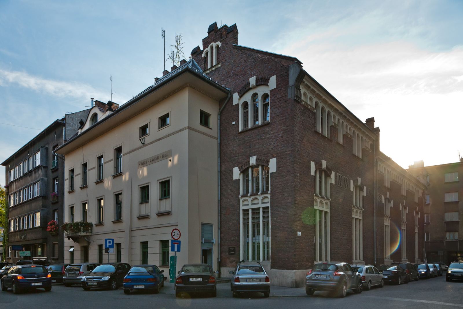 Dom z podstacją elektryczną, Kraków