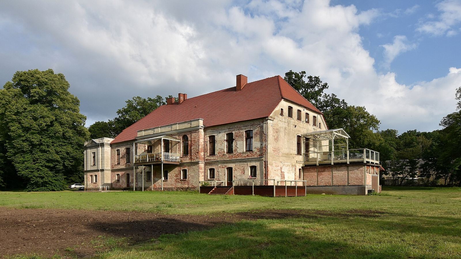Pałac, Wielka Wieś