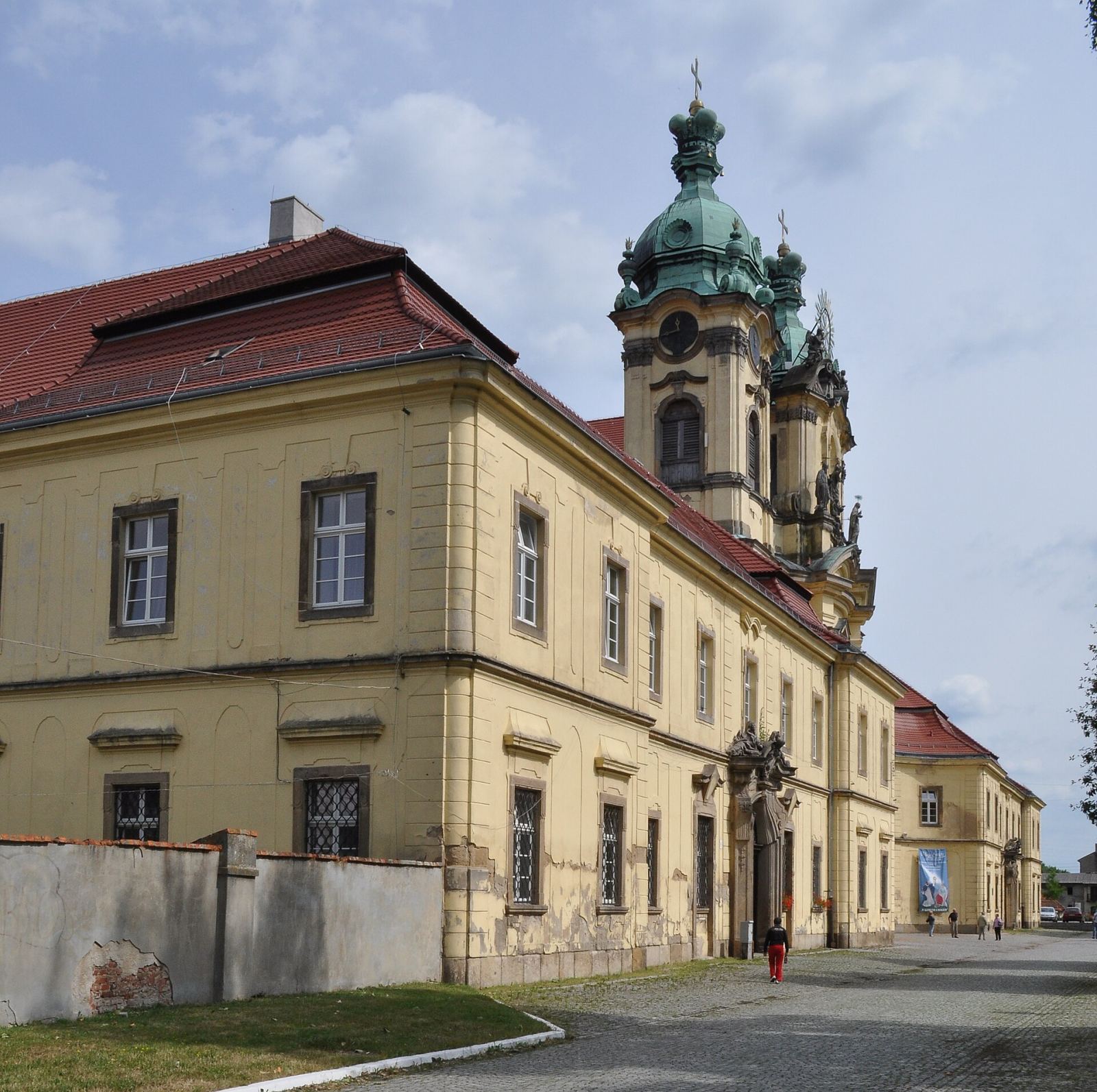 Klasztor benedyktynów, ob. szpital, Legnickie Pole
