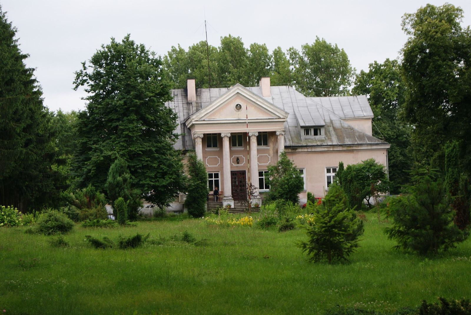 Zespół pałacowo-parkowy, Krzesimów