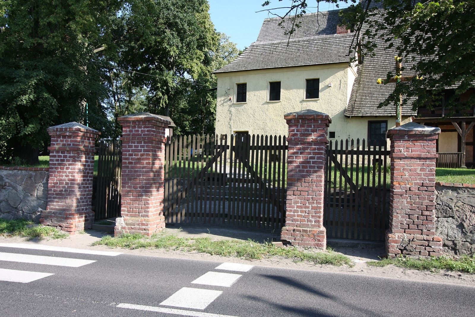 Ogrodzenie z bramami, Klępsk