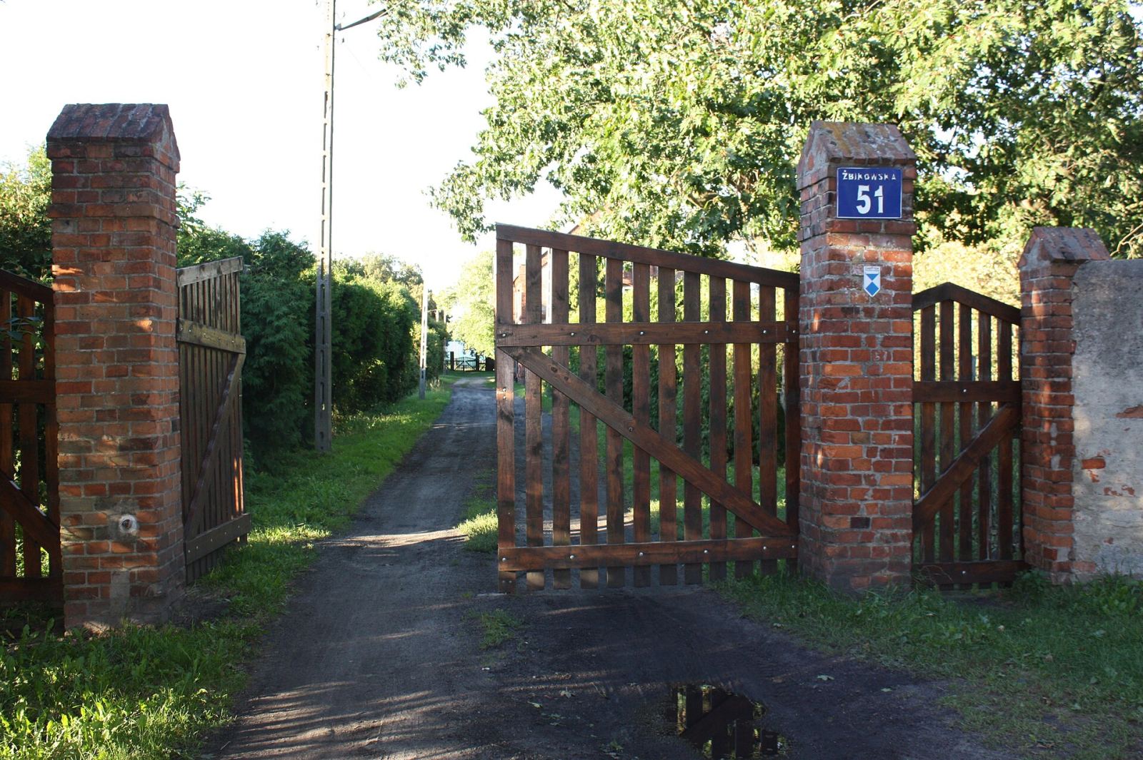 Ogrodzenie z bramą, Pruszków