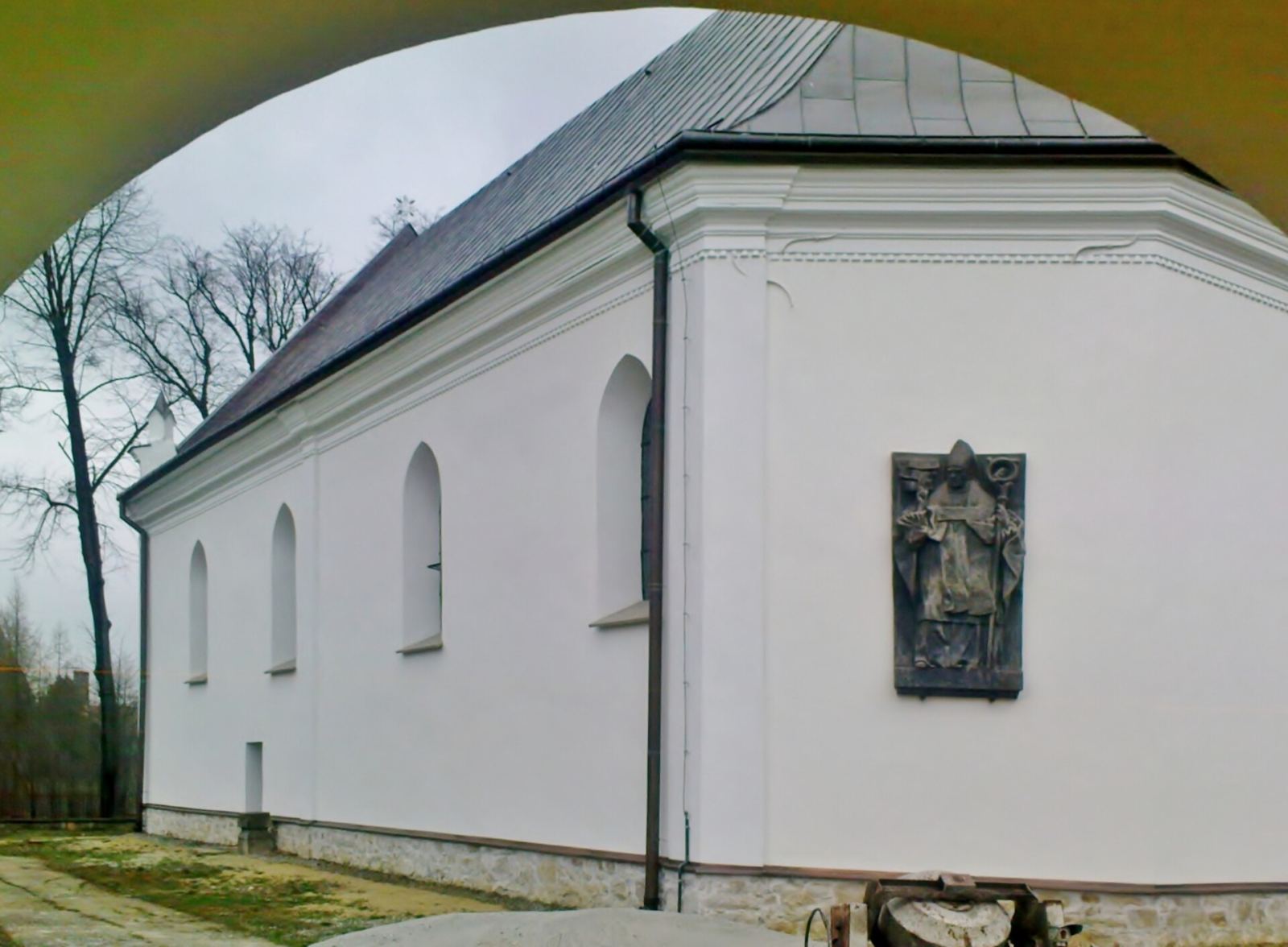 Kościół parafialny pw. Matki Boskiej Szkaplerznej, Moszczenica