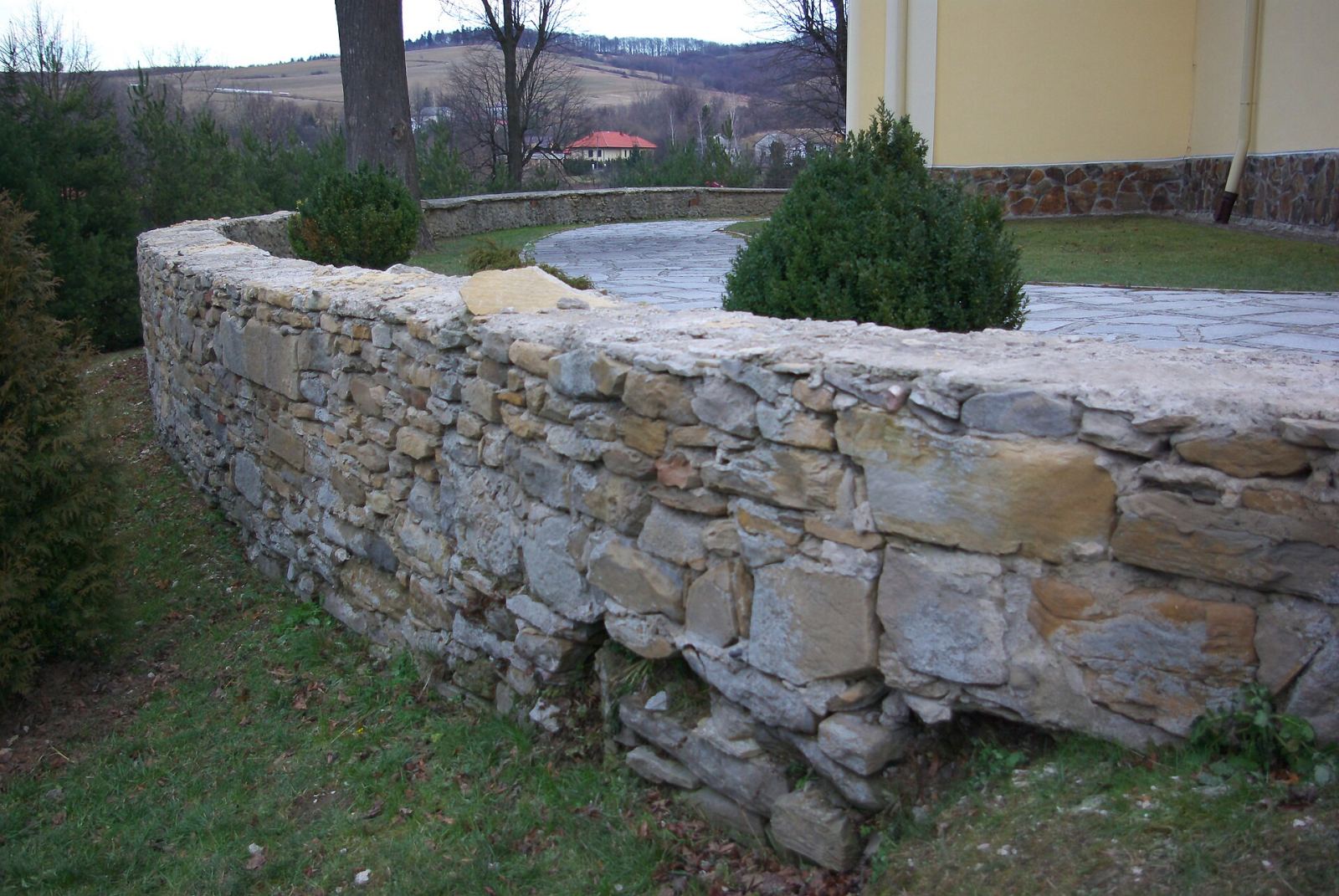 Otoczenie, Nowotaniec