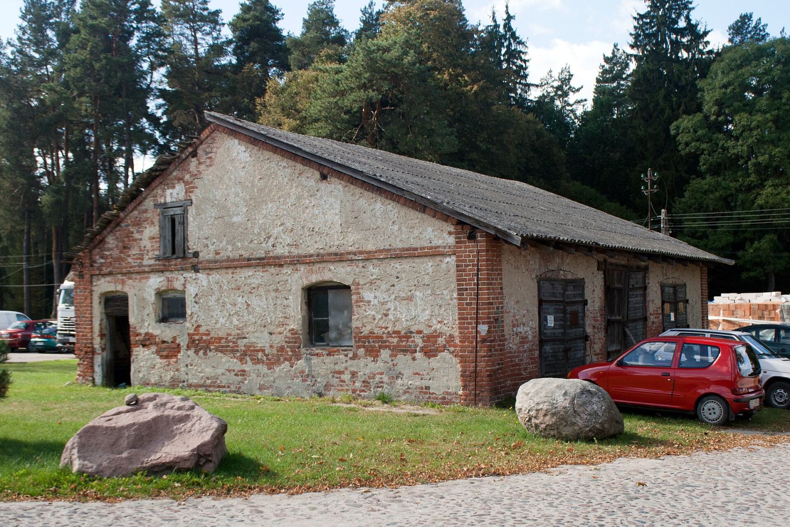 Garaż, Baciki Średnie