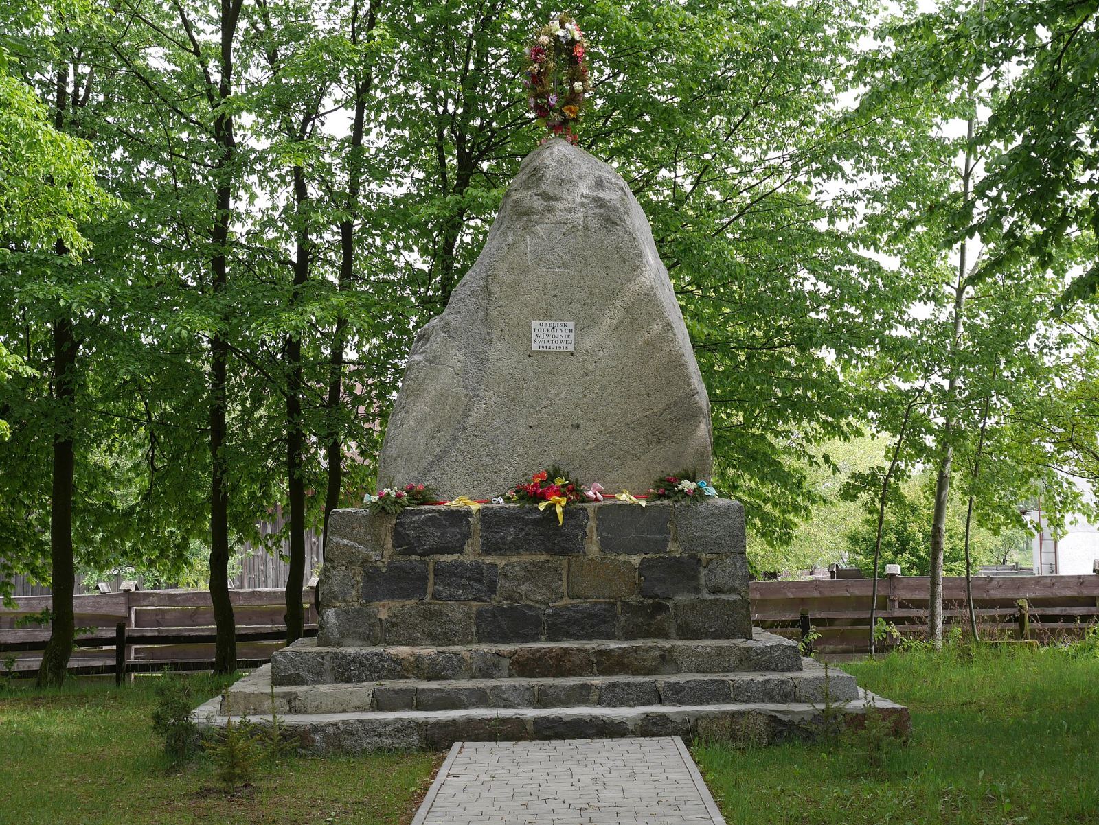 Pomnik - obelisk mieszkańców poległych w I wojnie światowej, Liwa
