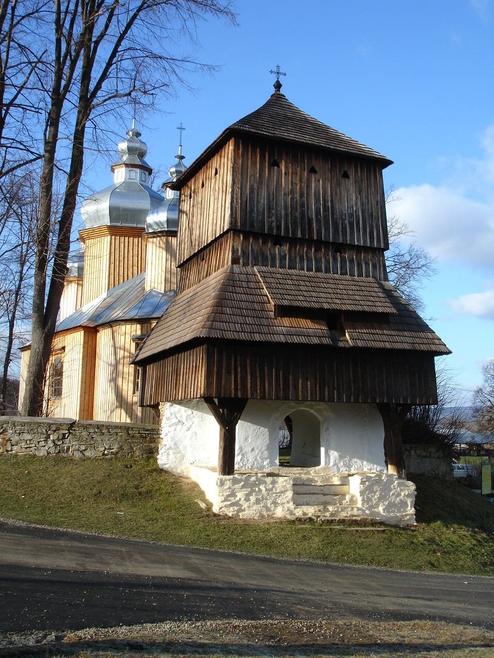 Dzwonnica, Dobra