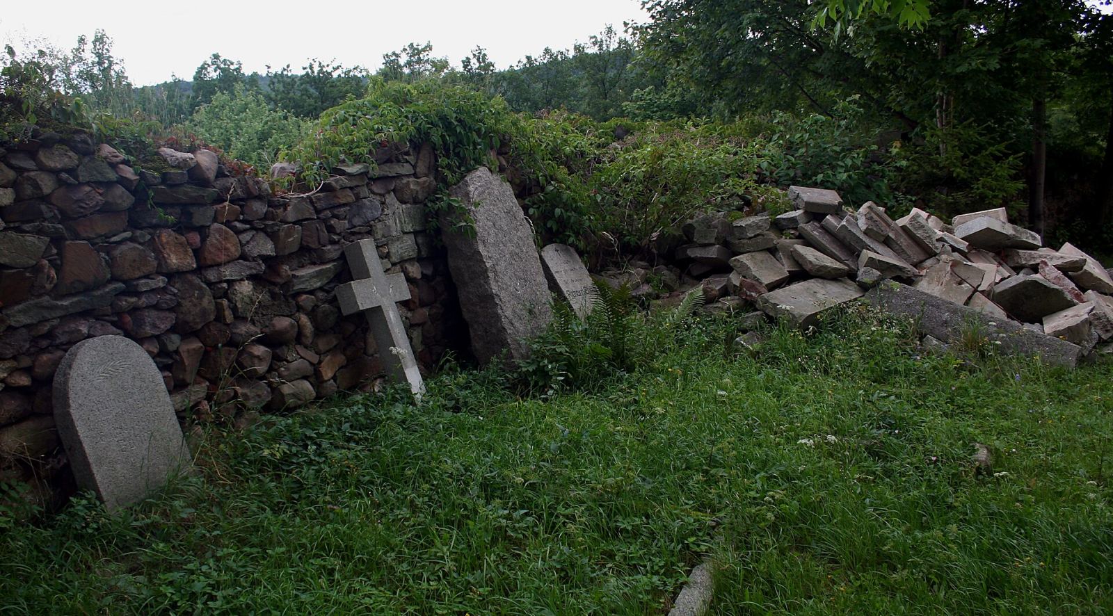 Przykościelny cmentarz rzymskokatolicki, Wolbromek